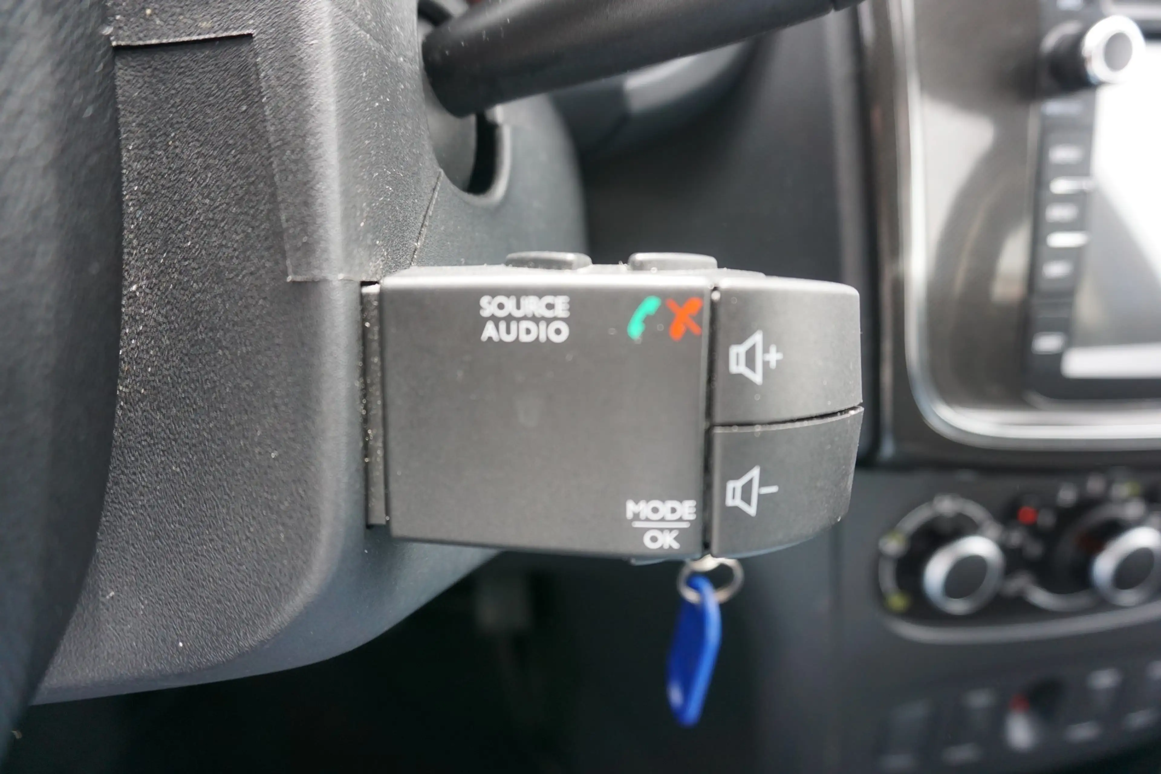 Dacia Logan II MCV Kombi 0.9 TCE Celebration Navi DAB — photo 15