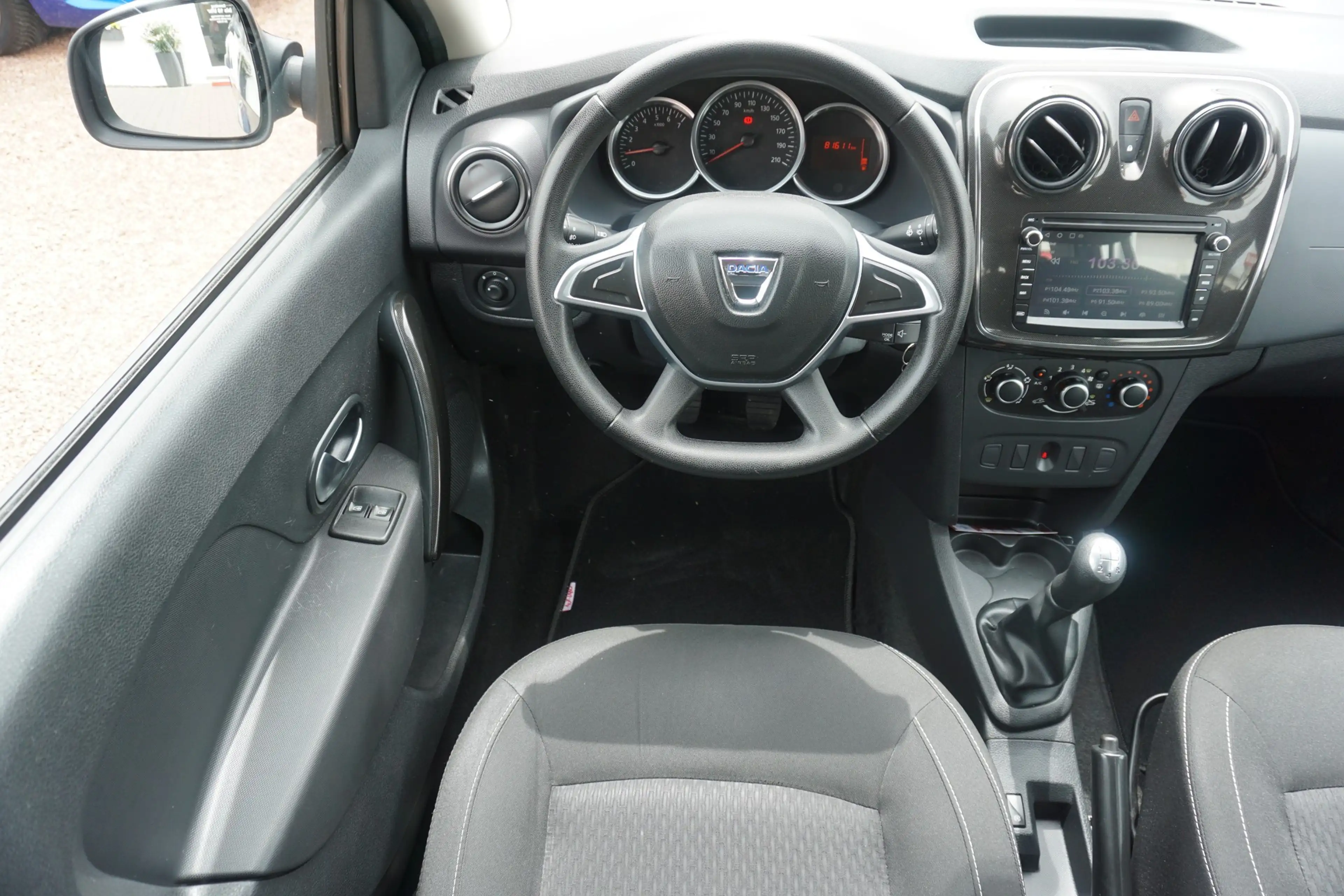 Dacia Logan II MCV Kombi 0.9 TCE Celebration Navi DAB — photo 11
