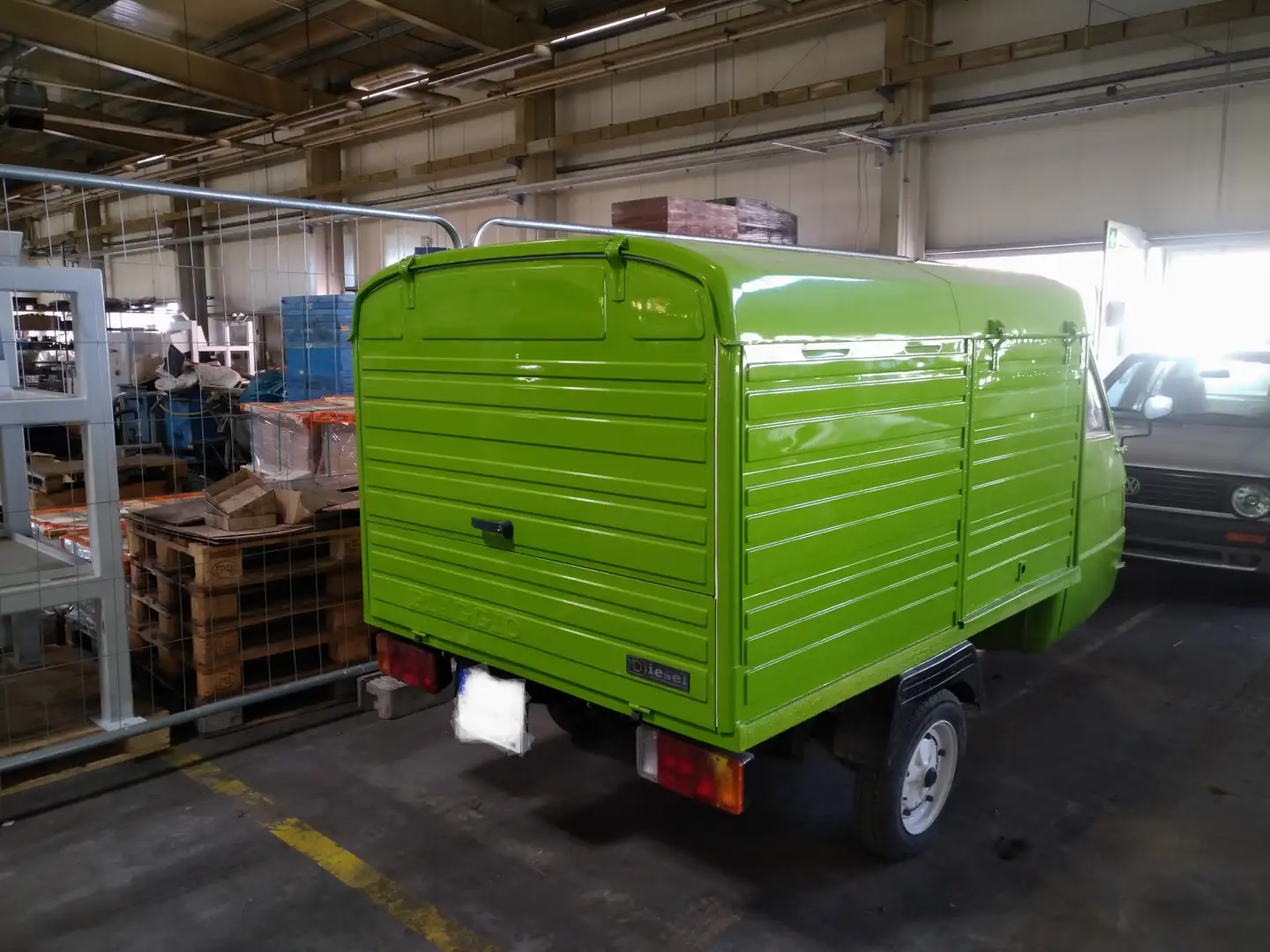Piaggio Ape LKW Geschl. Kasten Grün - 2