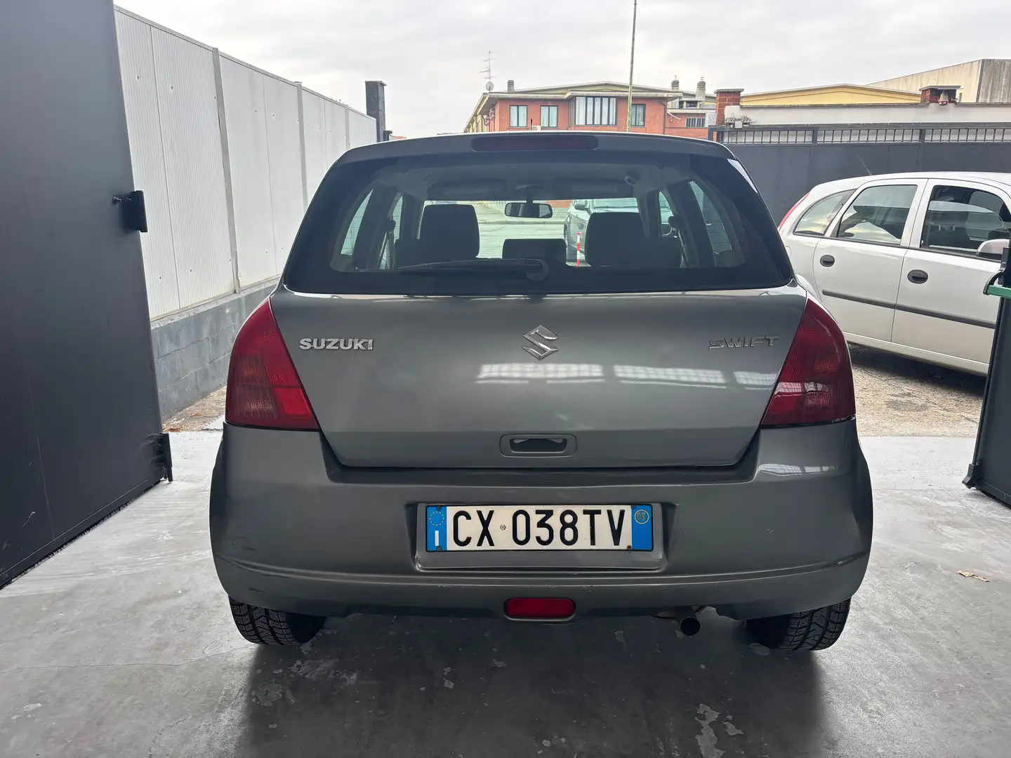 Suzuki Swift Swift IV 5p 1.3 16v GLX Gris - 2