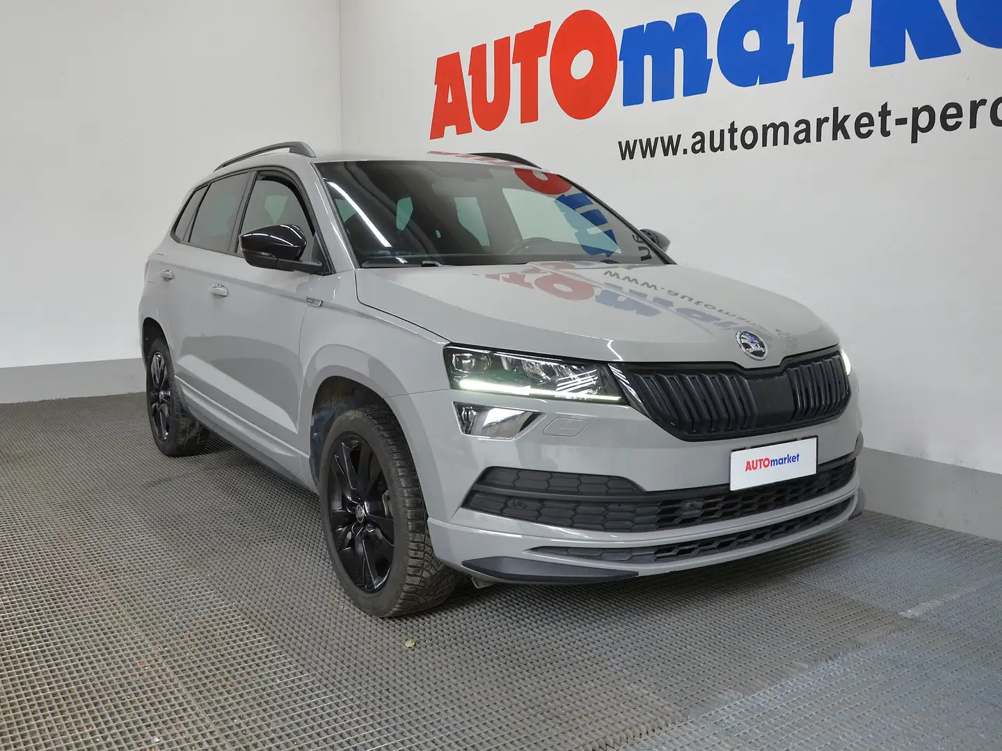 Skoda Karoq 1.5 TSI ACT SPORTLINE Gris - 2