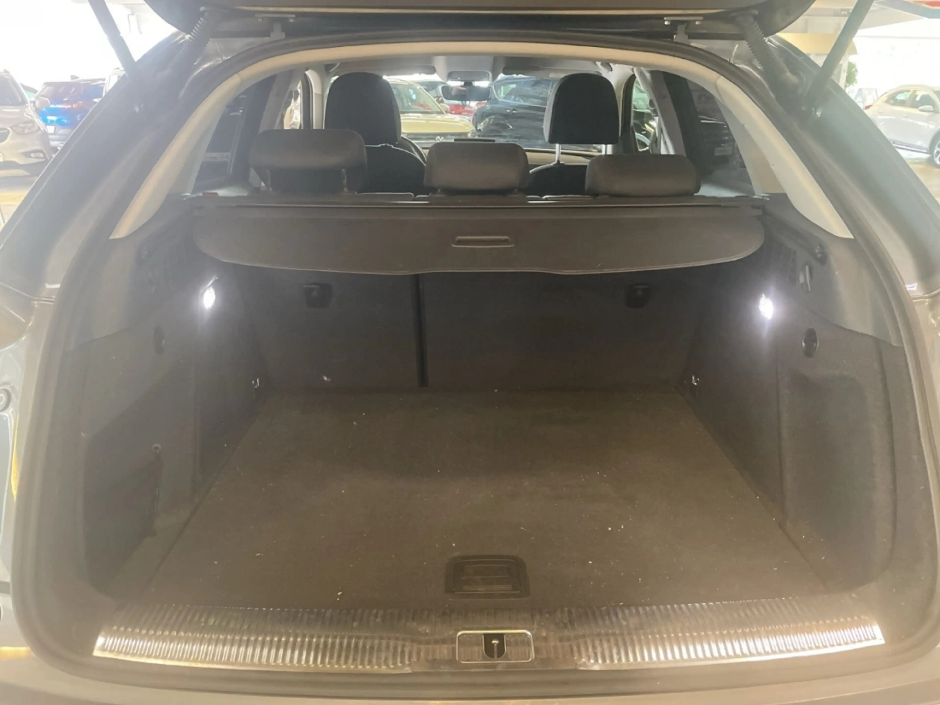 Audi Q3 basis S line, Automatik, Navigation, Bluetooth, Si — photo 6