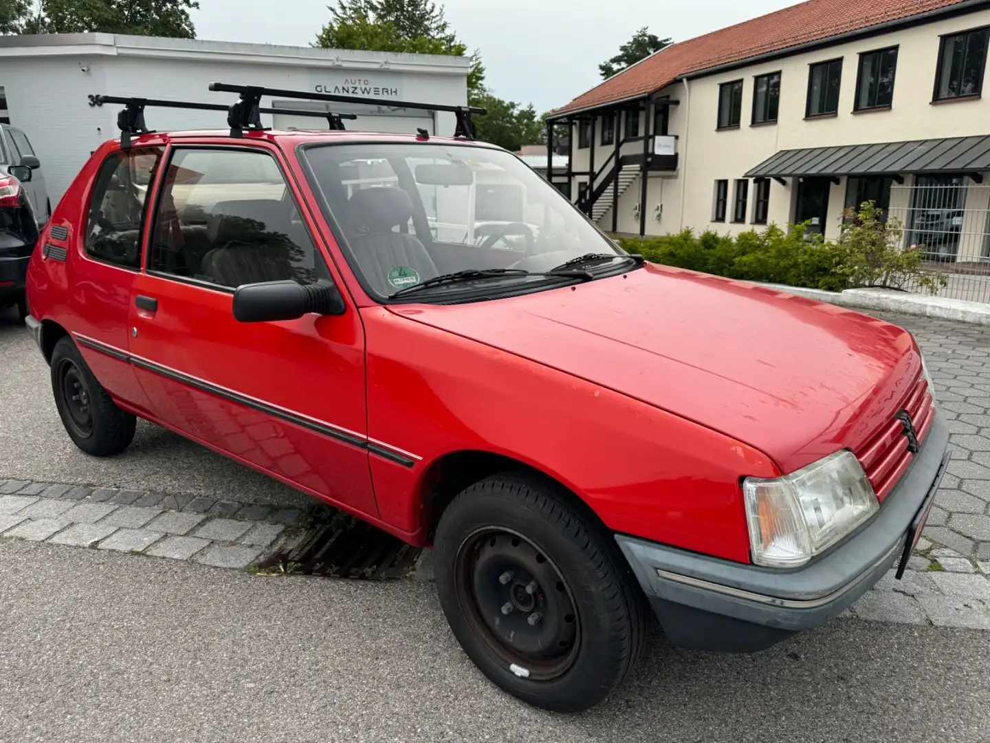 Peugeot 205 XR Red - 1