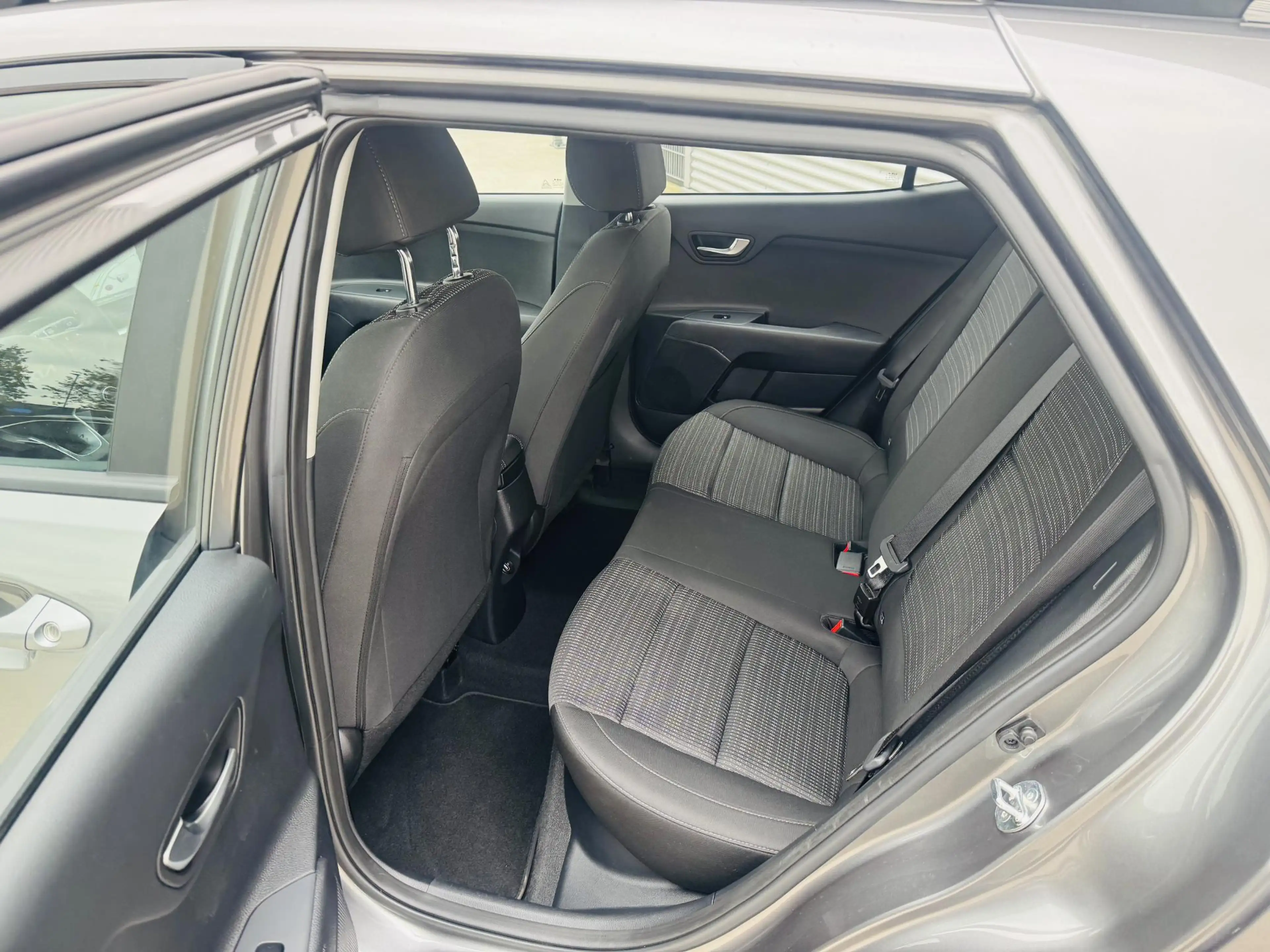 Kia Stonic 1.0 T-GDi MHEV DynamicLine Clima | Cruise | Navi | — photo 5