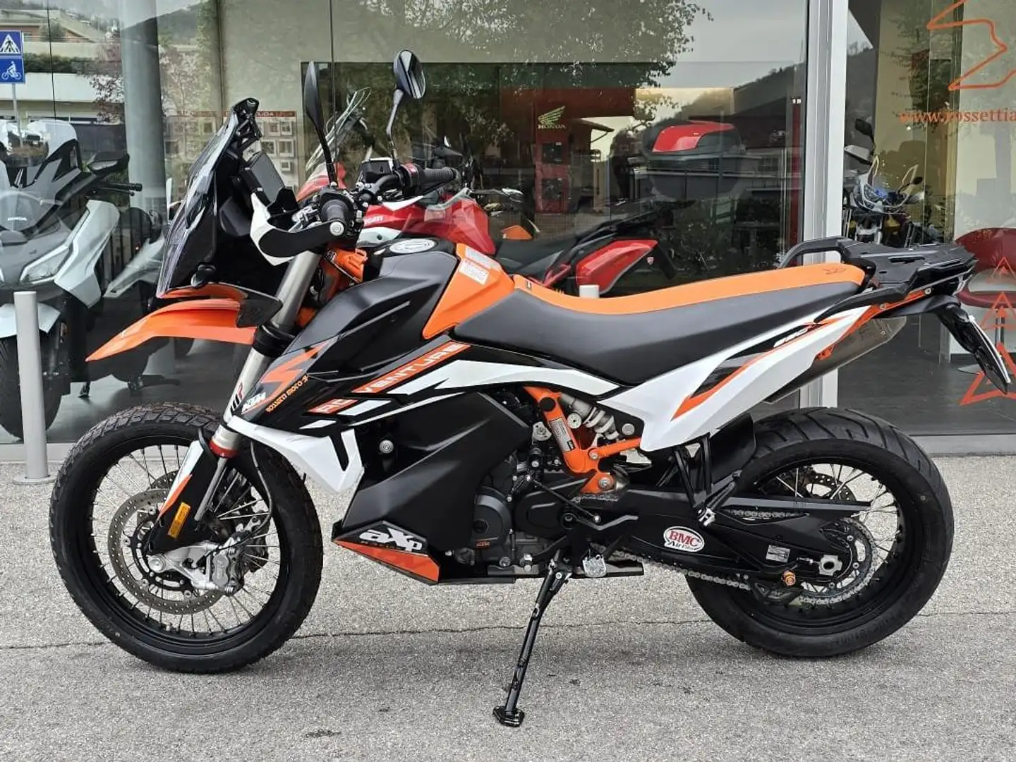 KTM 890 Adventure 890 Adventure R - 1