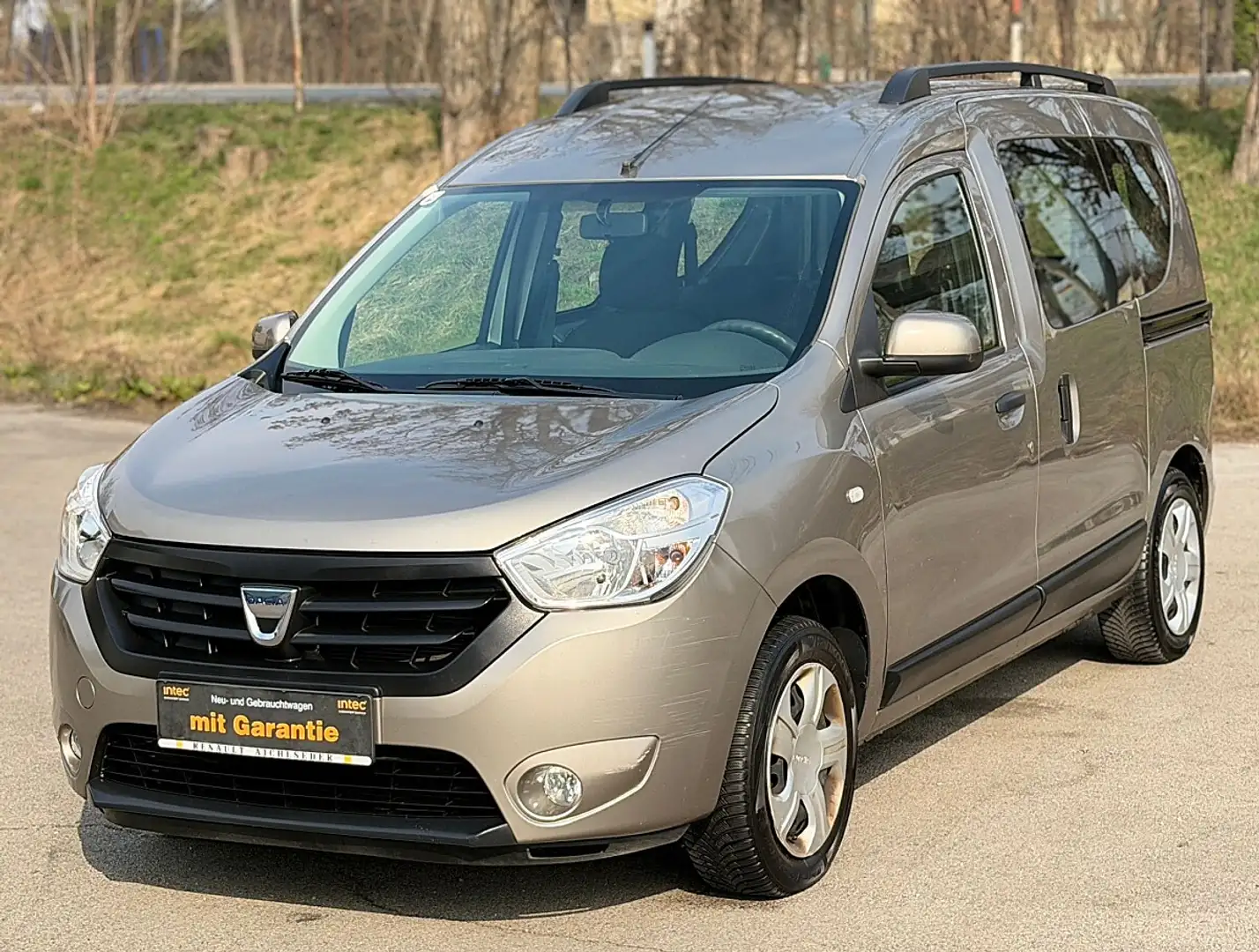 Dacia Dokker Supreme 1,6 1.Besitz Serviceheft vollständig An... Beige - 1