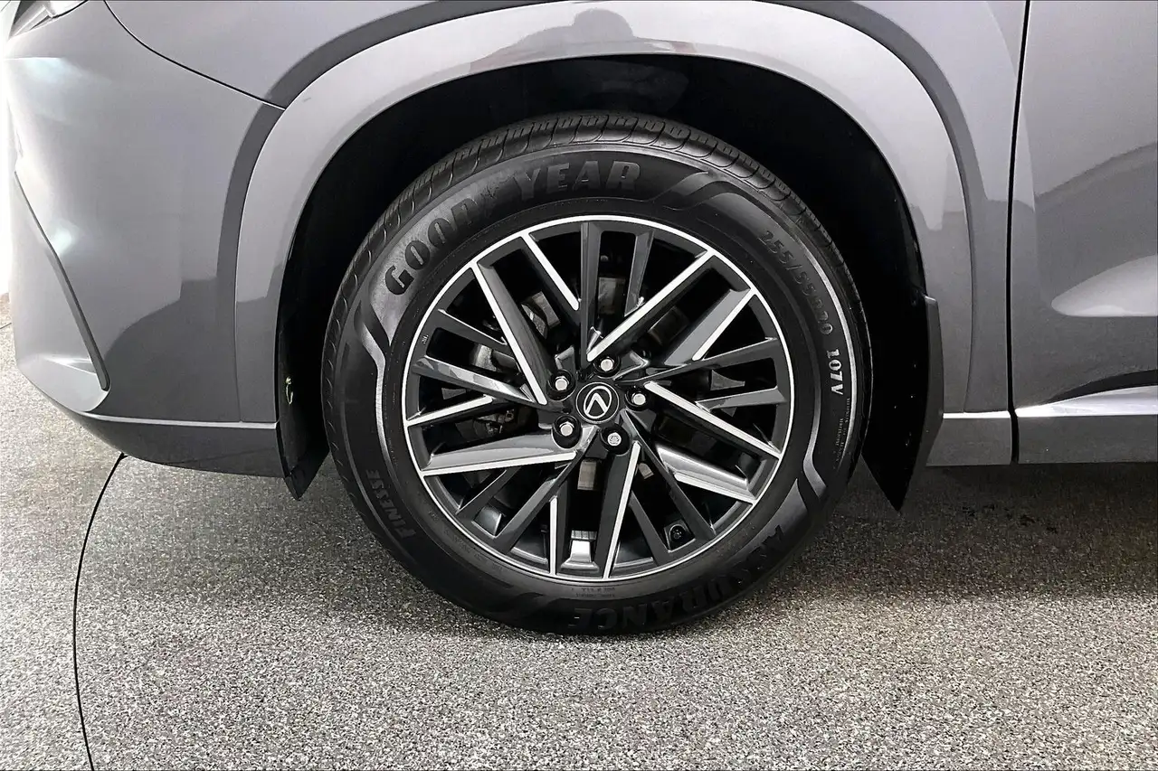Lexus TX снимка Lexus TX