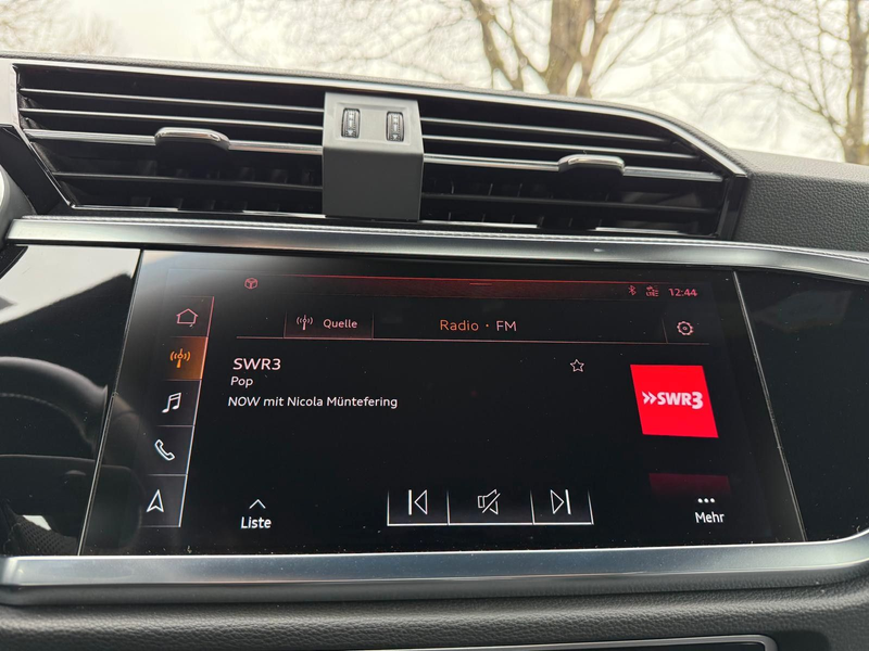 Audi Q3 40 TFSI quattro / s line /NAVI/LED/SHZ/PDC — photo 12