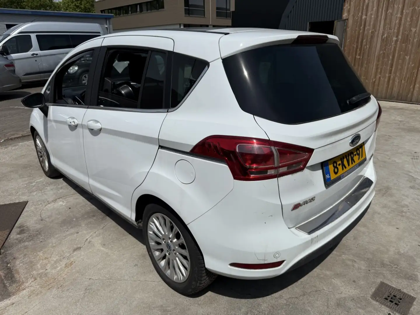 Ford B-Max 1.0 EcoB. Titanium motor schade Weiß - 2