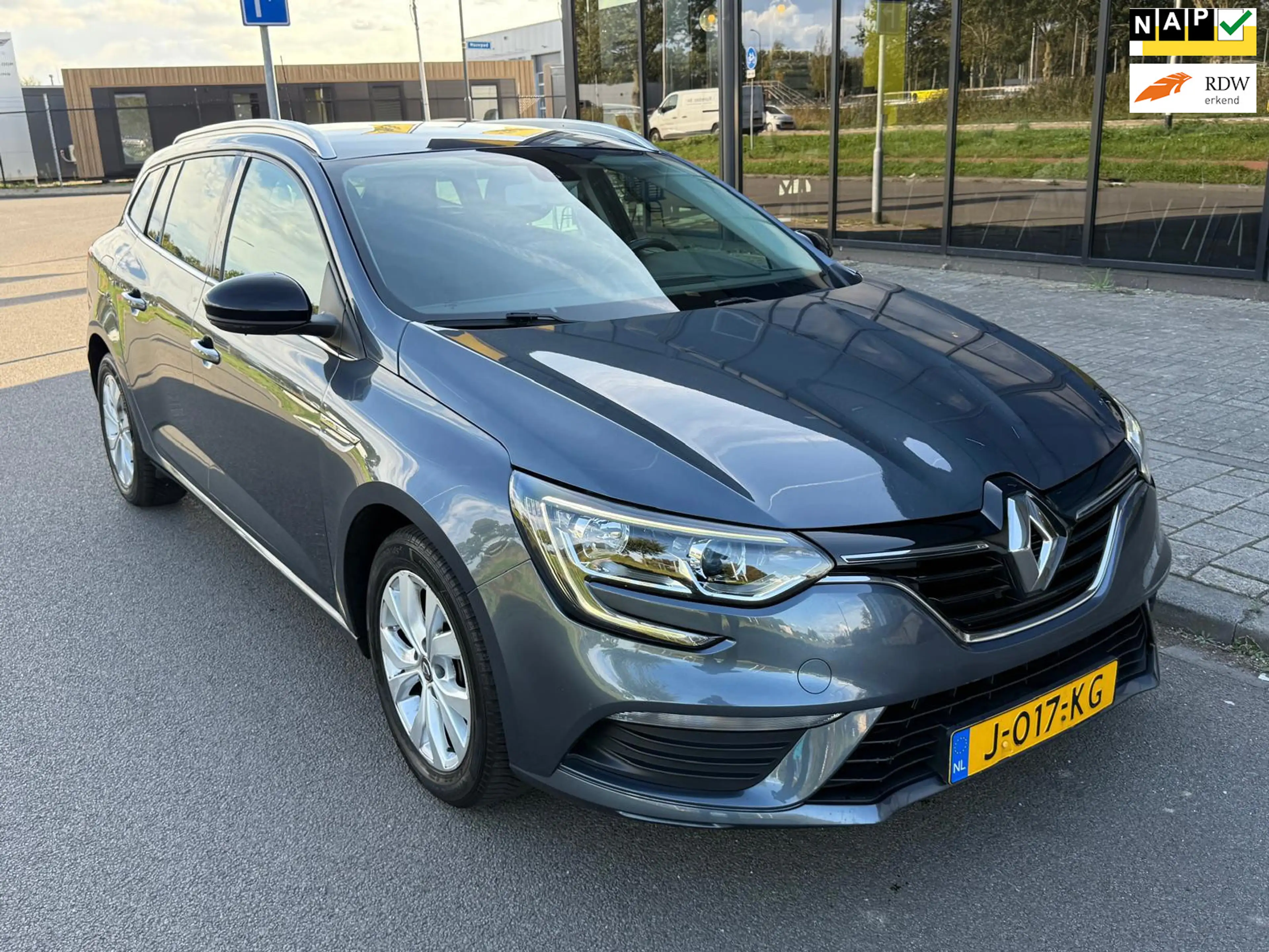 Renault Megane Estate 1.3 TCe Limited/Automaat/Carplay/Airco/Crui