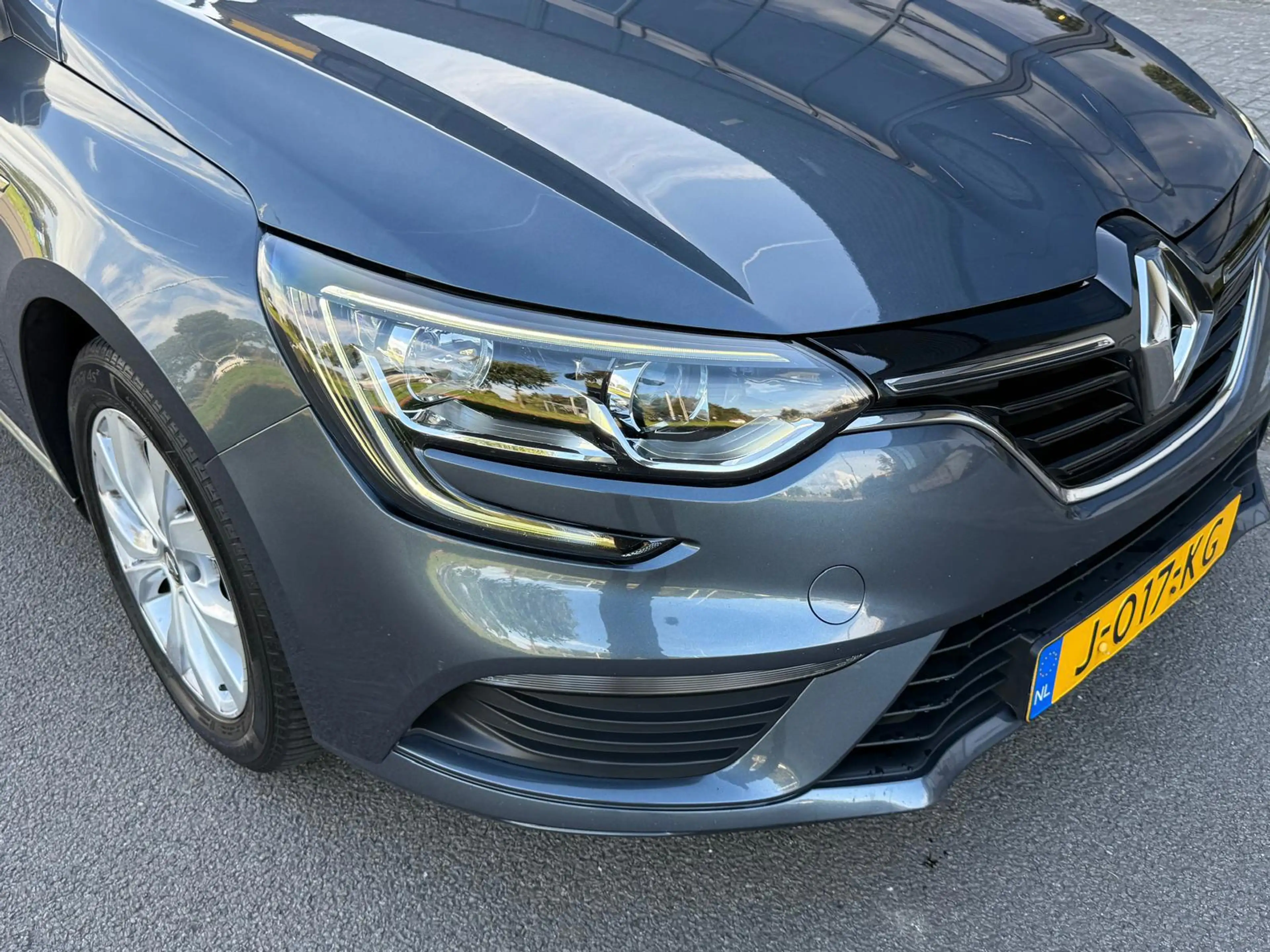 Renault Megane Estate 1.3 TCe Limited/Automaat/Carplay/Airco/Crui — photo 2