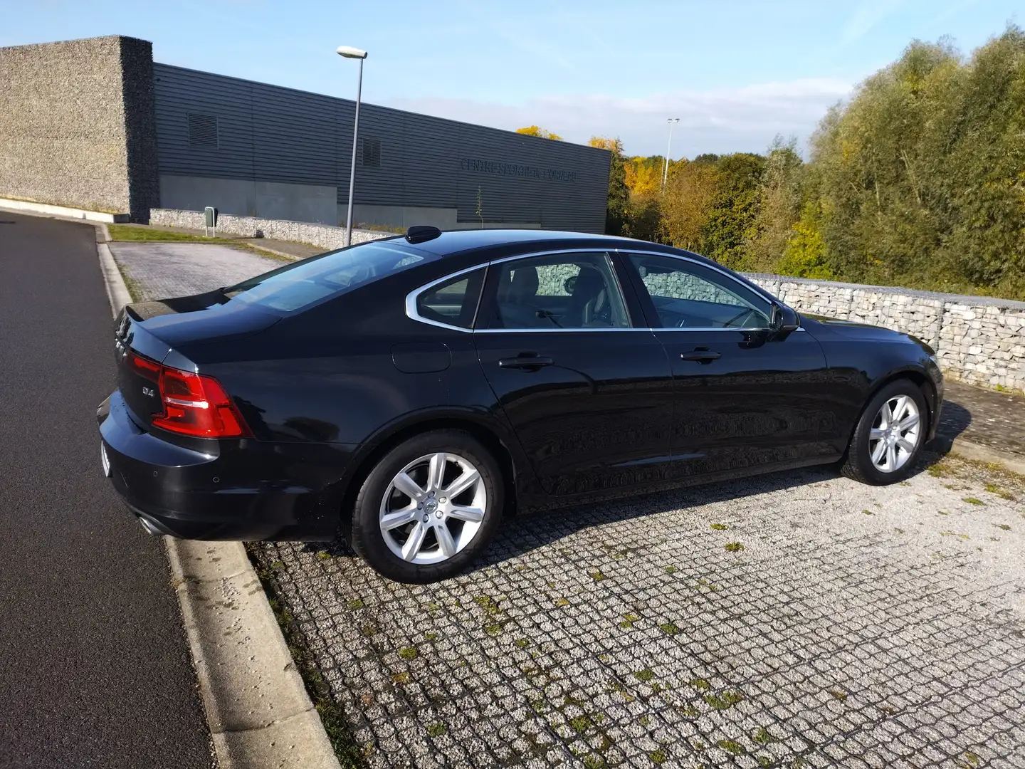 Volvo S90 S90 D4 Geartronic Momentum Zwart - 2