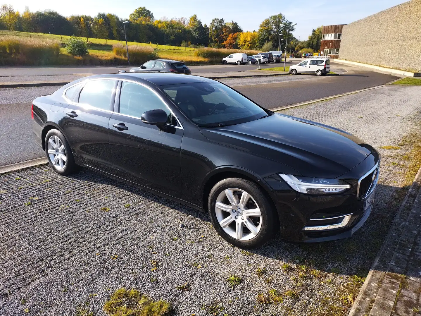 Volvo S90 S90 D4 Geartronic Momentum Zwart - 1