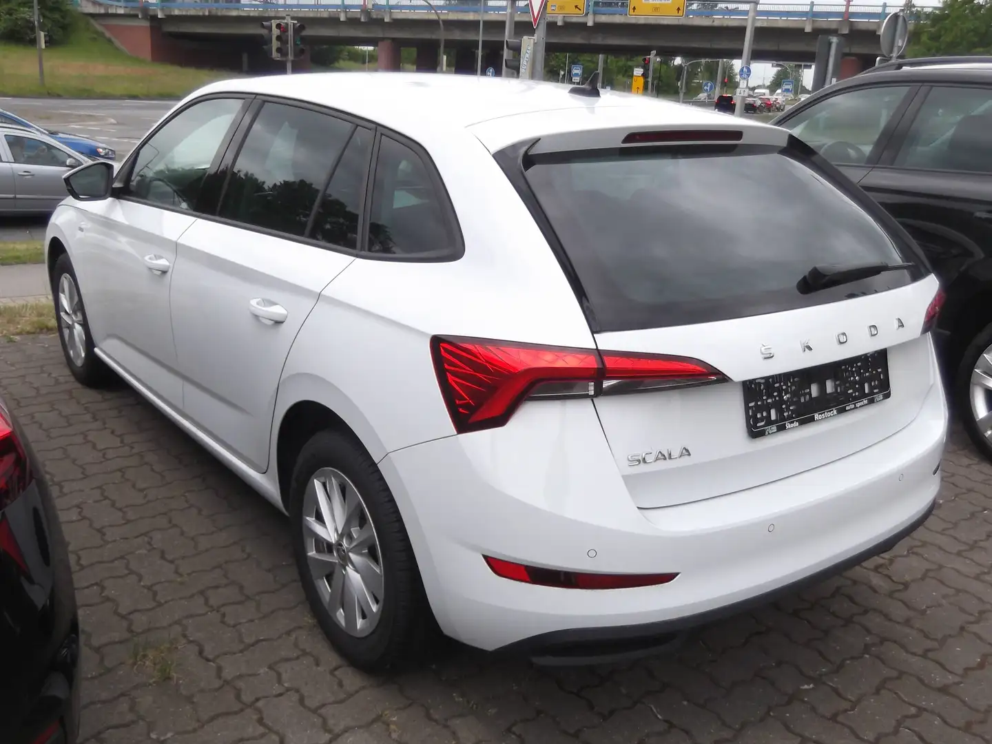 Skoda Scala Ambition 1,0 TSI Weiß - 2
