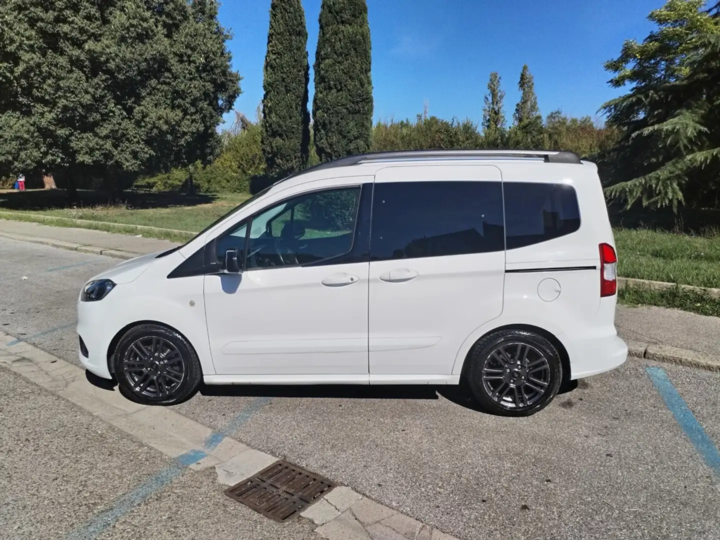 Ford Tourneo Courier Tourneo Courier 1.5 TDCI 75 CV Sport Blanc - 2