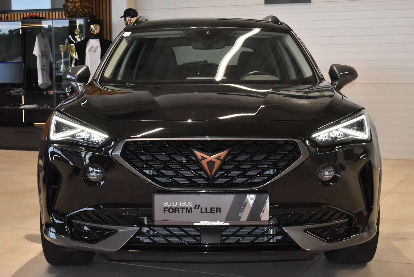 CUPRA Formentor e-Hybrid Schwarz - 2