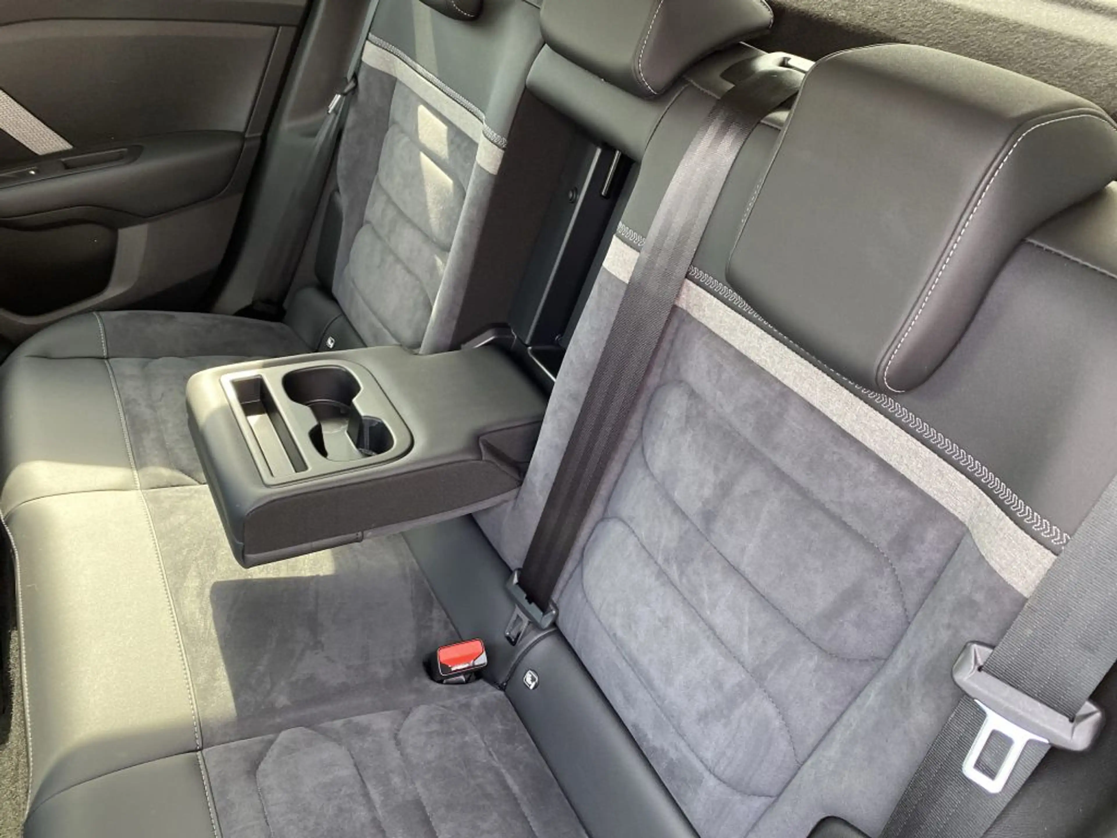 Citroen C4 PT 130 S&S *Automatik* MAX *beh. Frontsch*HeadUp* — photo 9