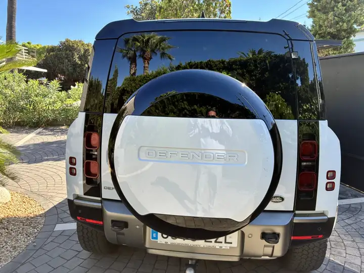 Land Rover Defender 2022, foto 4