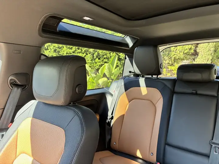 Land Rover Defender 2022, foto 8