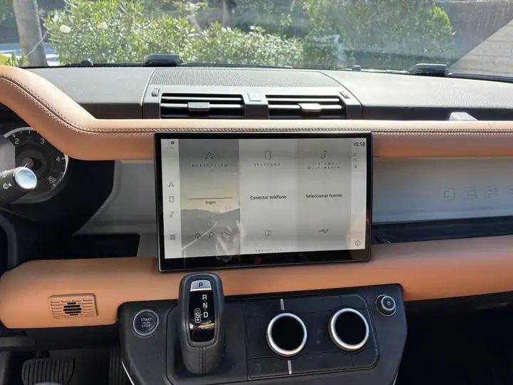 Land Rover Defender 2022, foto 5