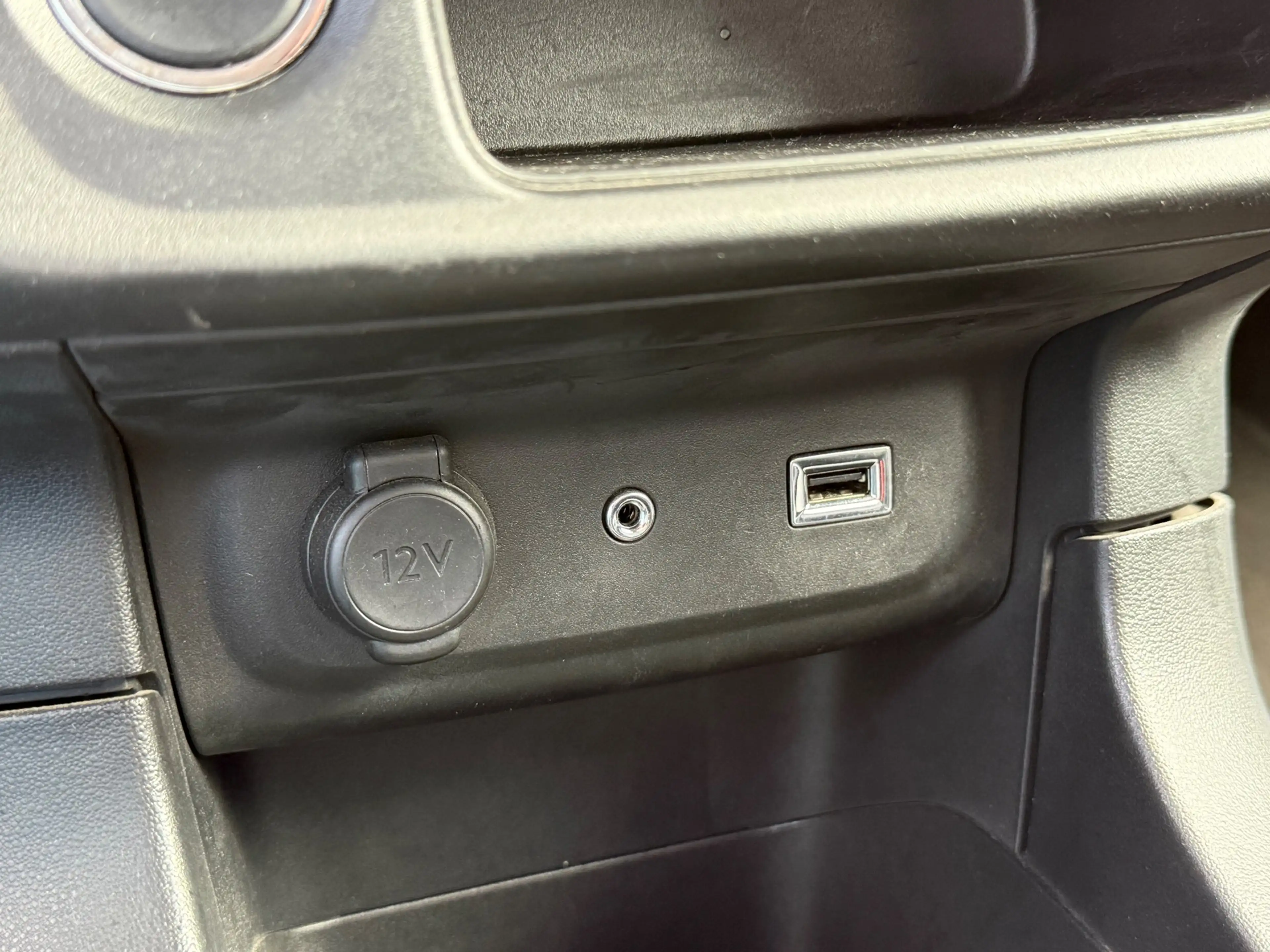Citroen C3 1.2 PureTech Shine NAVI CAMERA CRUISE CTRL CARPLAY — photo 19