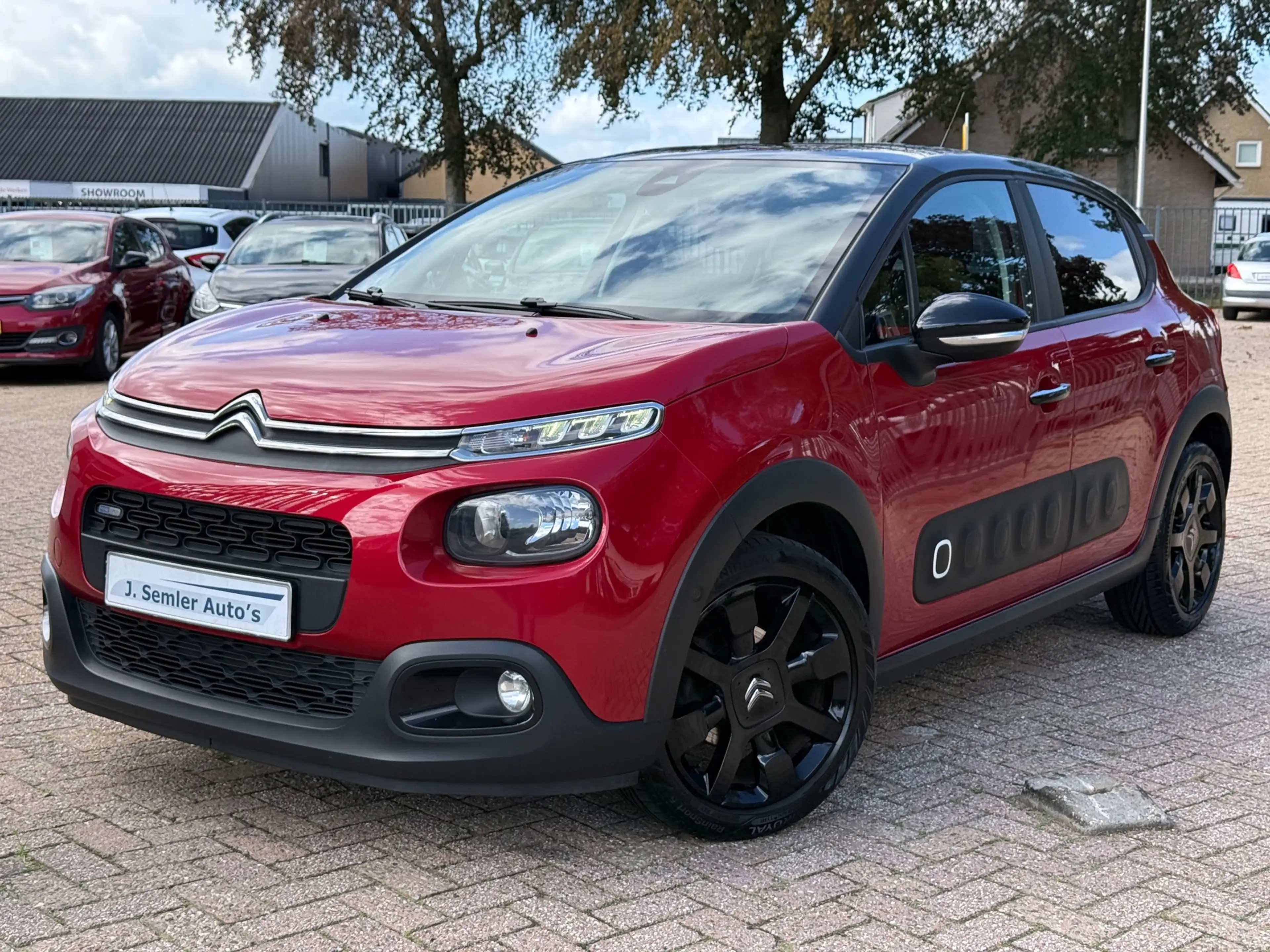 Citroen C3 1.2 PureTech Shine NAVI CAMERA CRUISE CTRL CARPLAY — photo 29