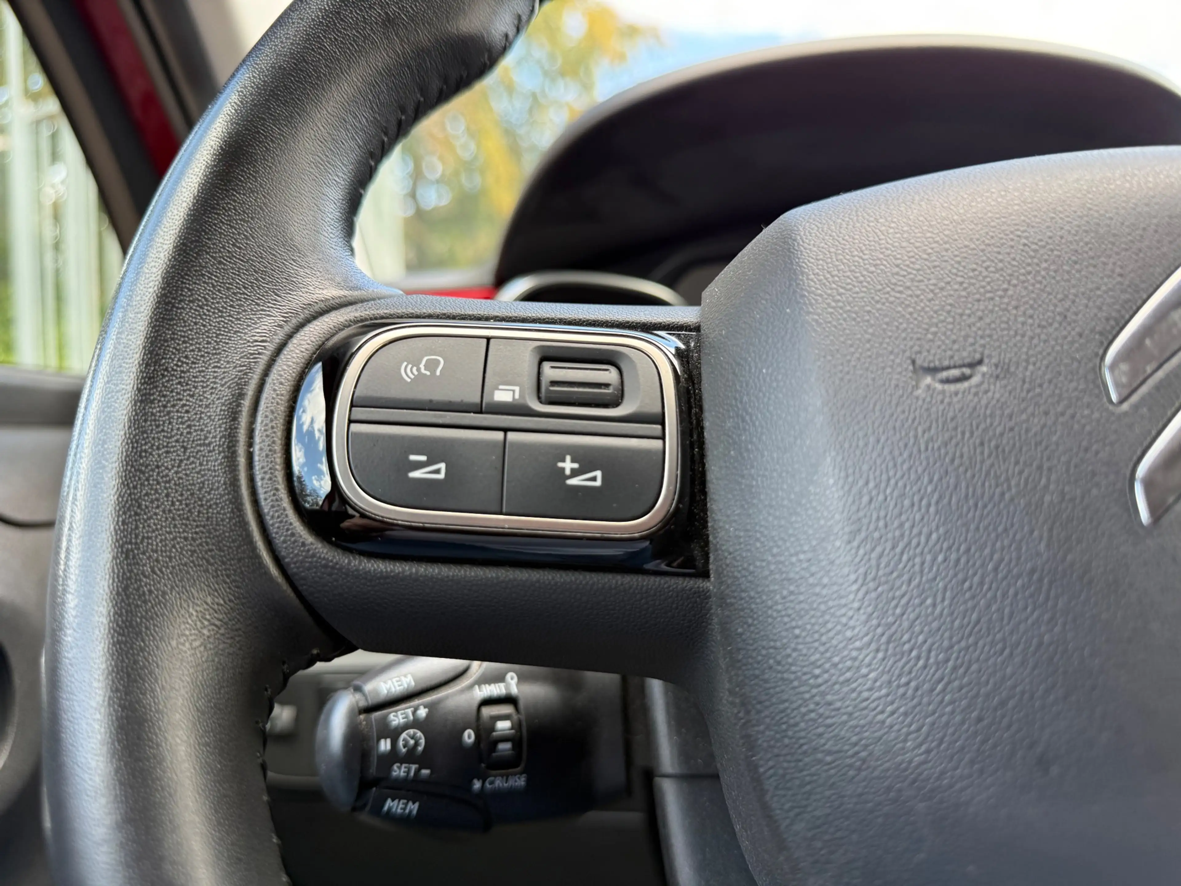 Citroen C3 1.2 PureTech Shine NAVI CAMERA CRUISE CTRL CARPLAY — photo 24