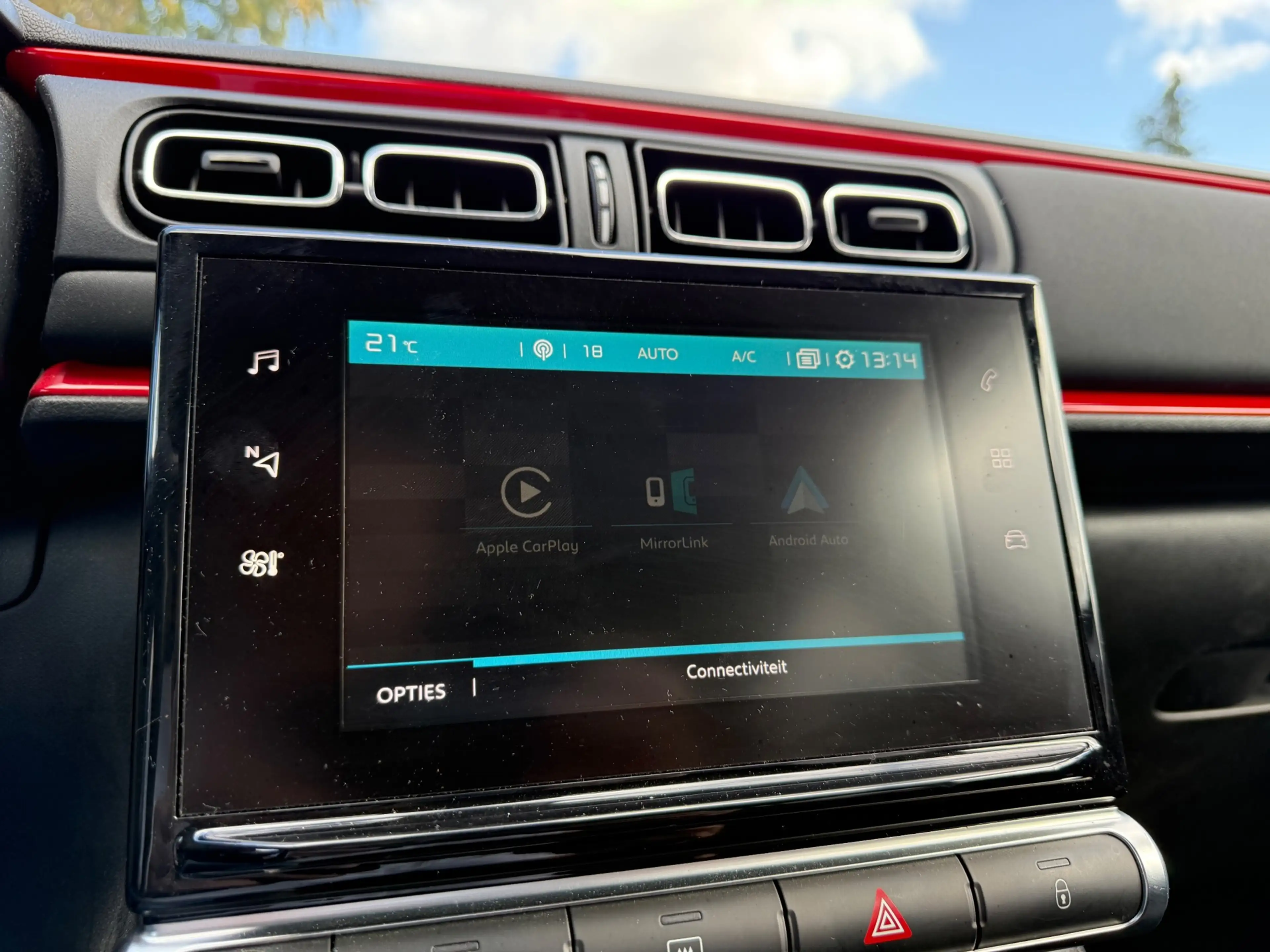 Citroen C3 1.2 PureTech Shine NAVI CAMERA CRUISE CTRL CARPLAY — photo 10