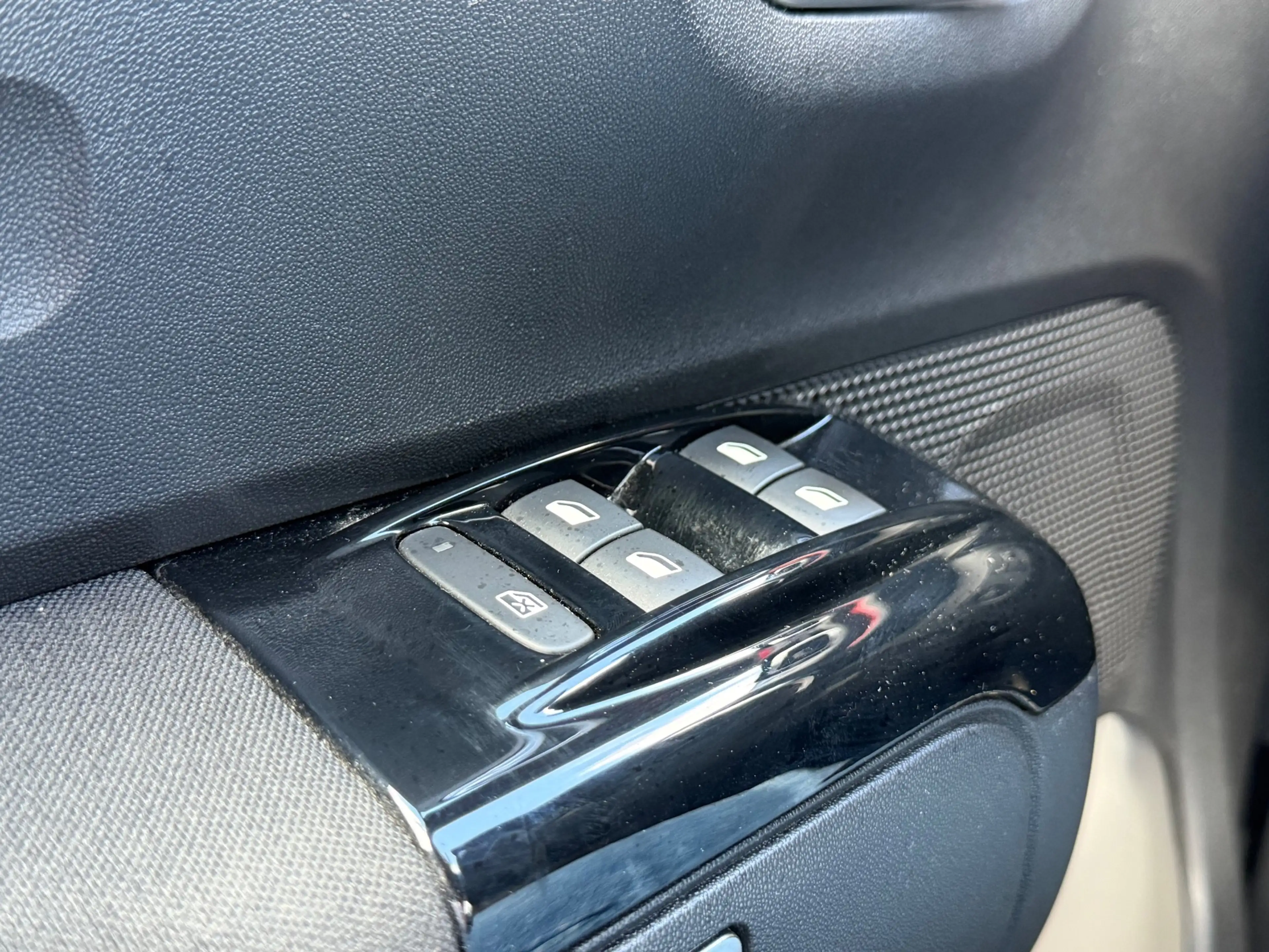 Citroen C3 1.2 PureTech Shine NAVI CAMERA CRUISE CTRL CARPLAY — photo 18
