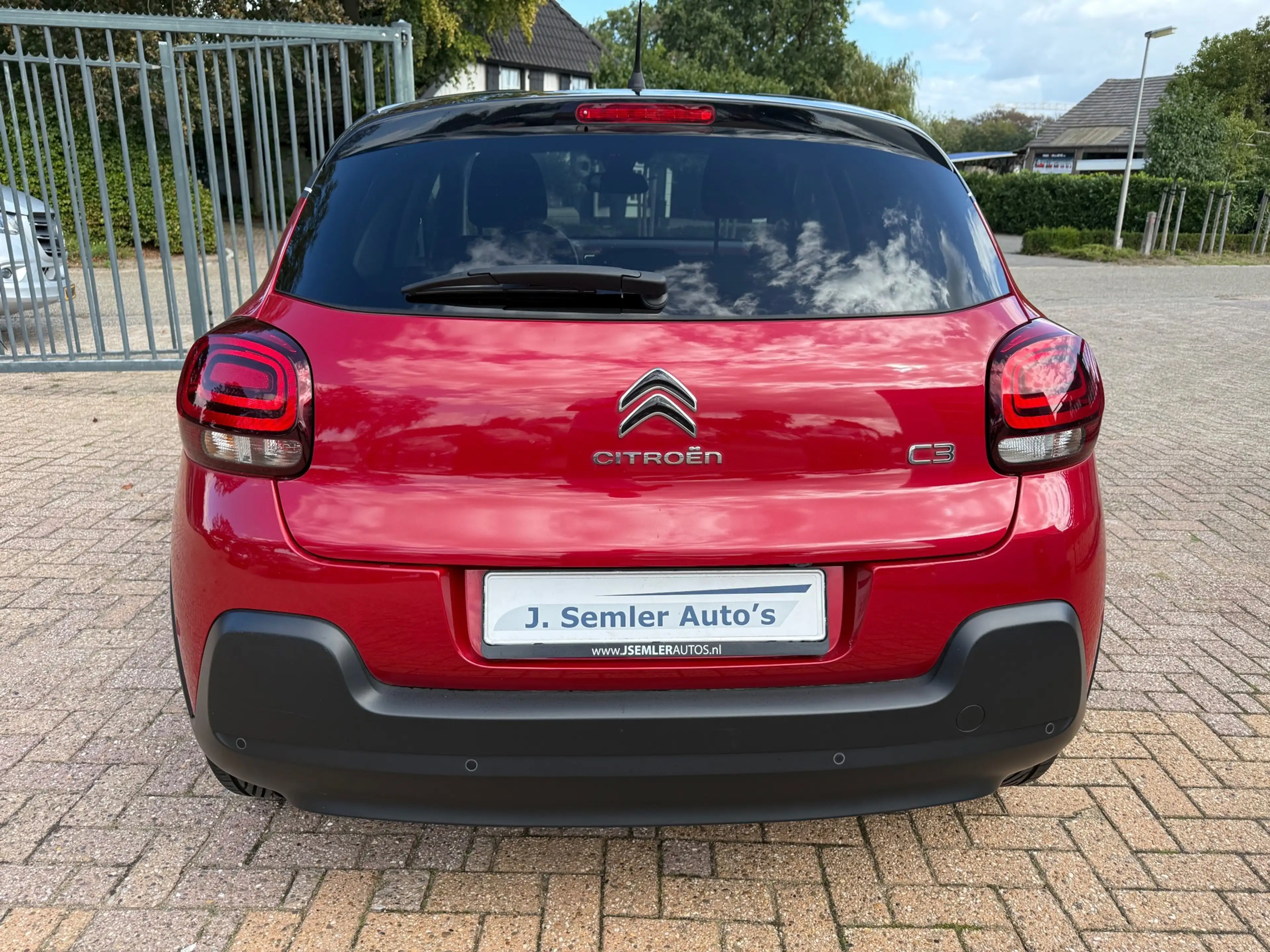 Citroen C3 1.2 PureTech Shine NAVI CAMERA CRUISE CTRL CARPLAY — photo 16