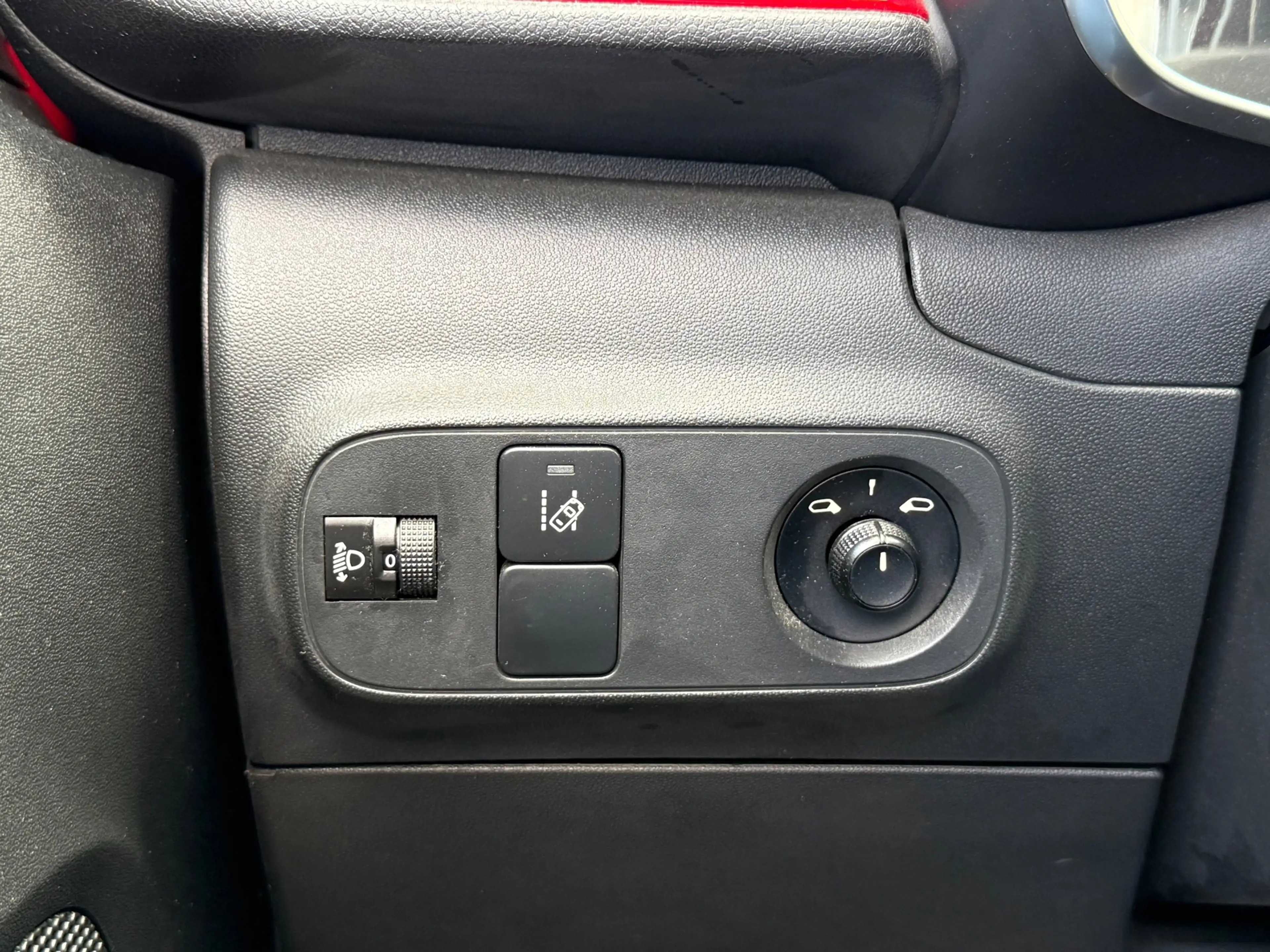 Citroen C3 1.2 PureTech Shine NAVI CAMERA CRUISE CTRL CARPLAY — photo 20