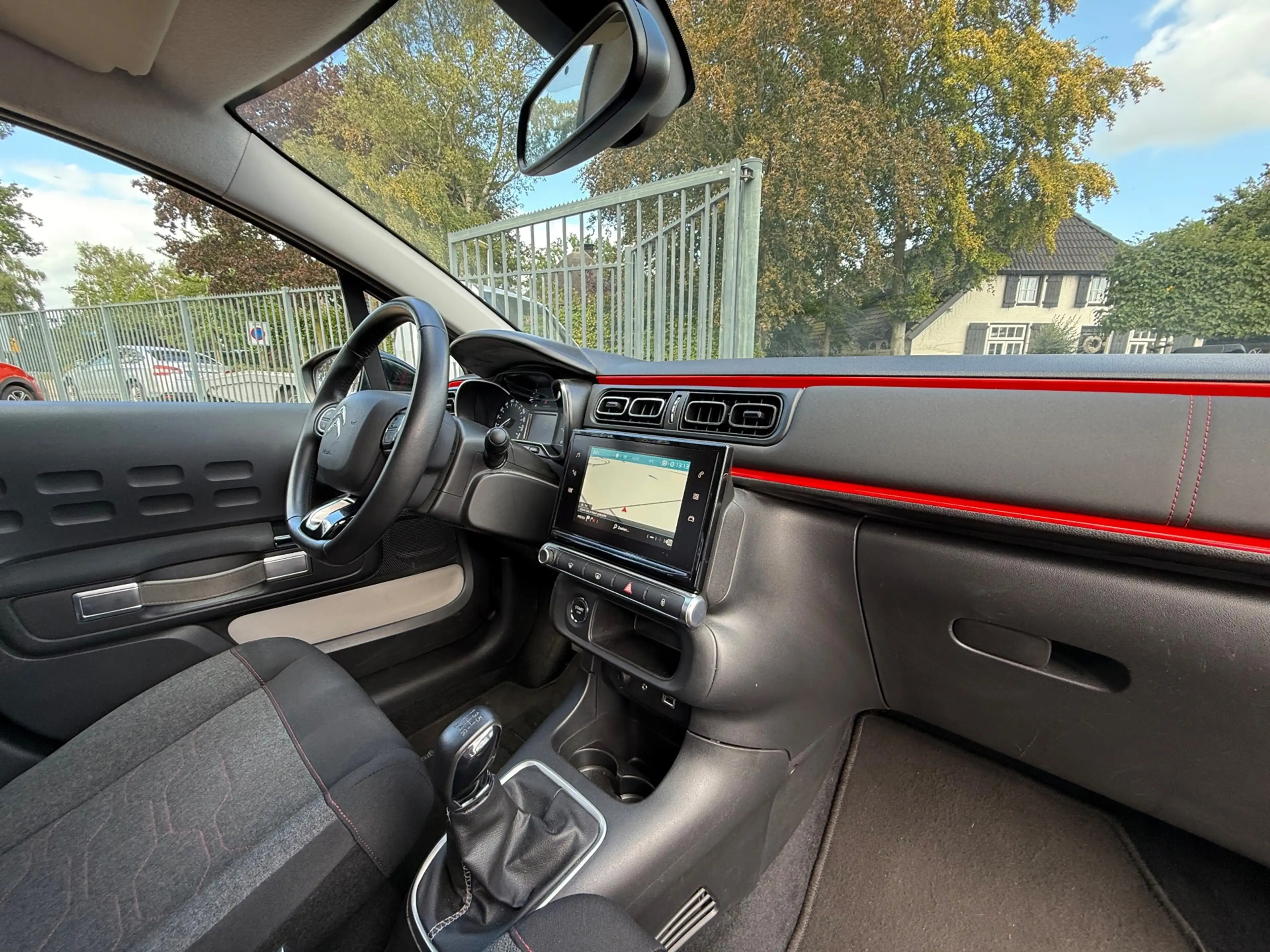 Citroen C3 1.2 PureTech Shine NAVI CAMERA CRUISE CTRL CARPLAY — photo 5