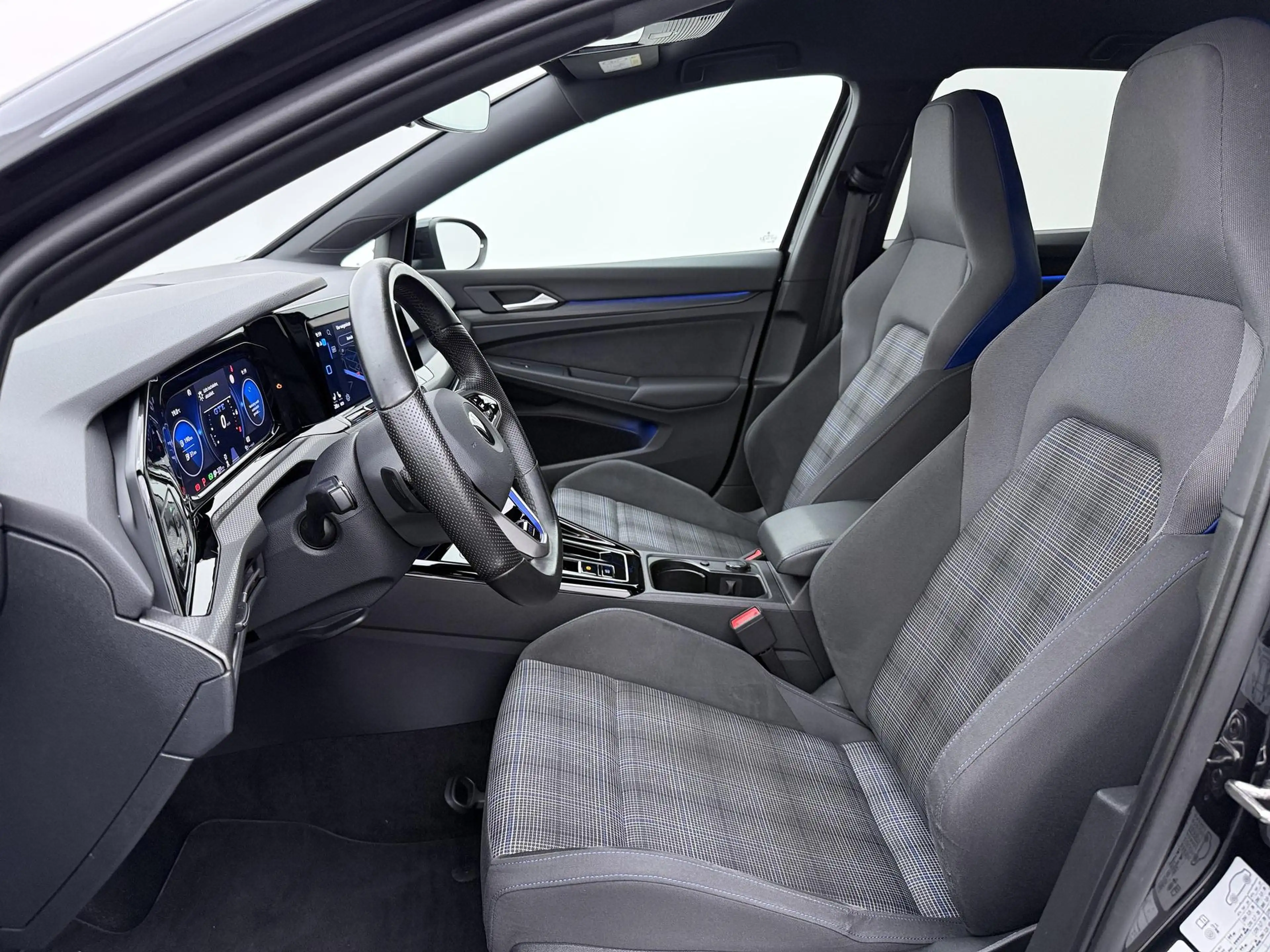 Volkswagen Golf GTE 1.4 eHybrid | Navigatie | Trekhaak | Camera | Stuu — photo 4