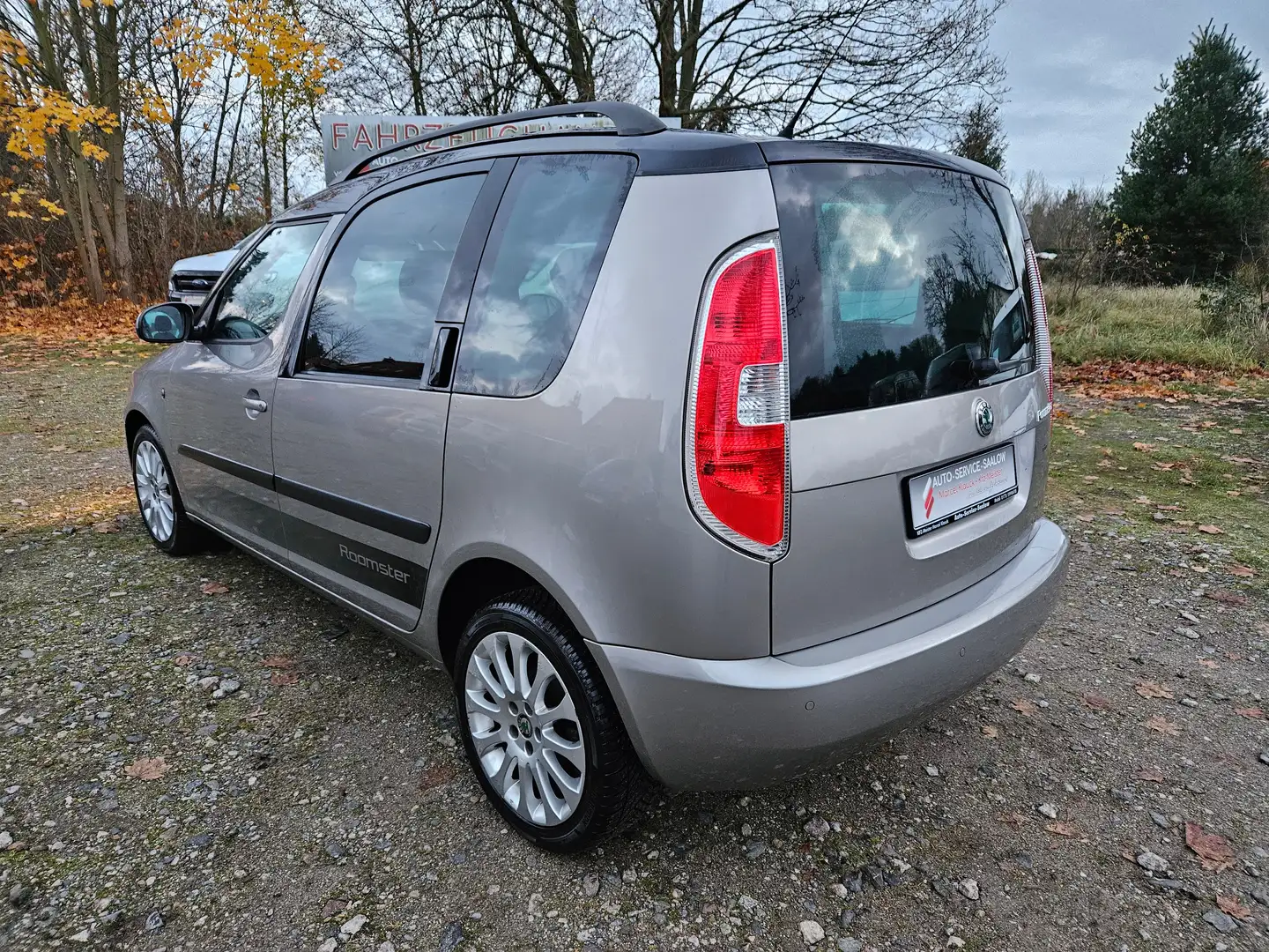 Skoda Roomster Comfort ,Automatik,Standheiz., Panorama, HU NEU! Beige - 2