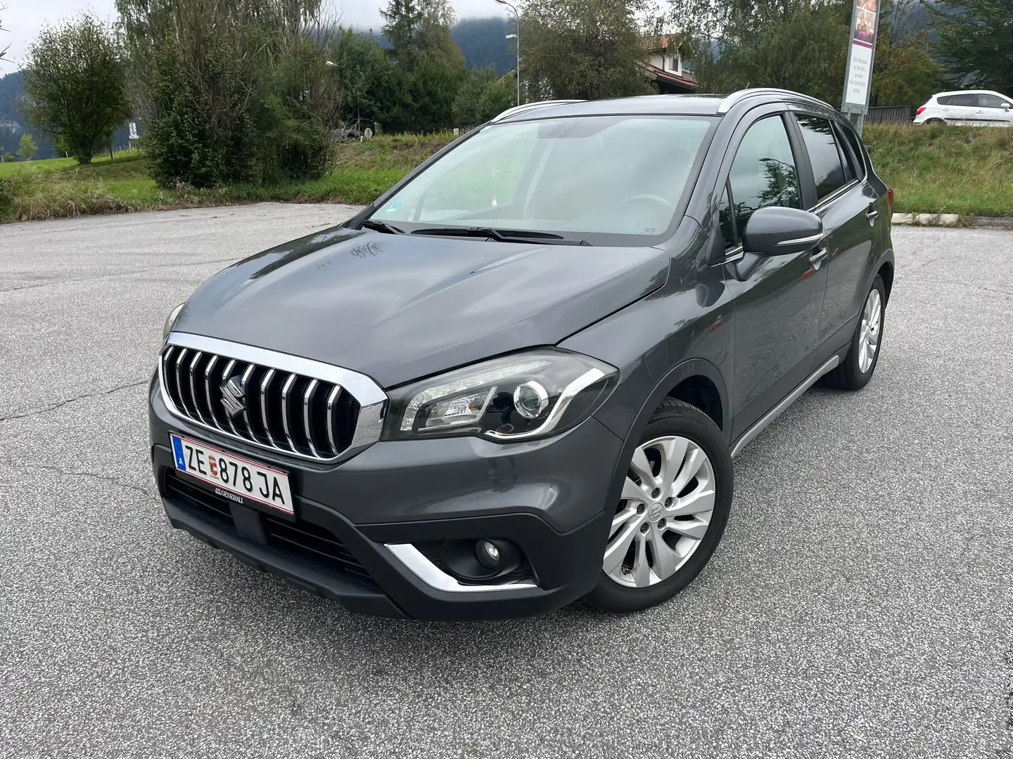 Suzuki SX4 S-Cross SX4 S-Cross 1,4 DITC 4WD shine shine Grau - 1