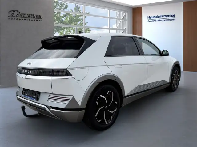 Hyundai Ioniq view 3