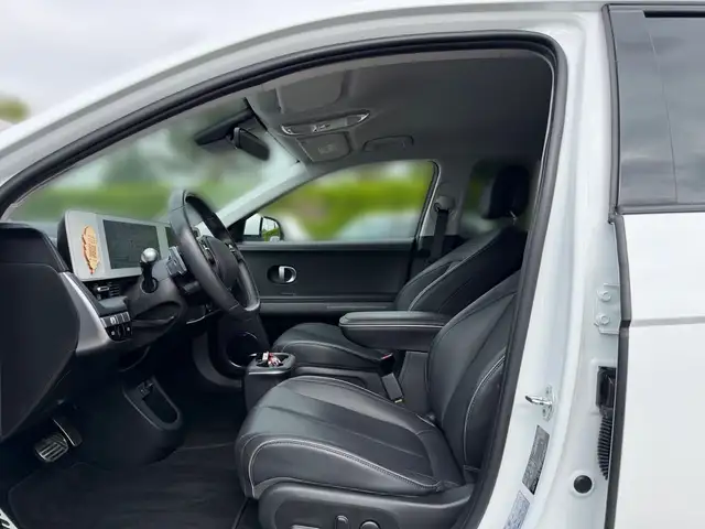 Hyundai Ioniq view 7