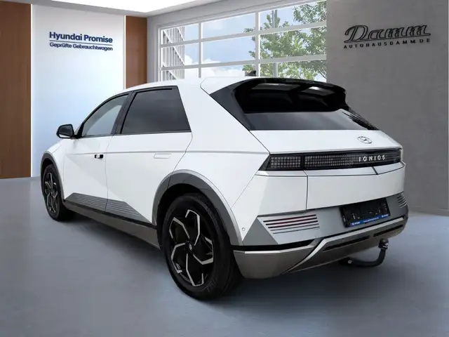 Hyundai Ioniq view 4