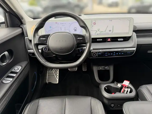 Hyundai Ioniq view 10