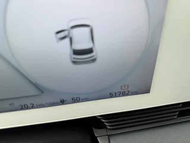 Hyundai Ioniq view 17
