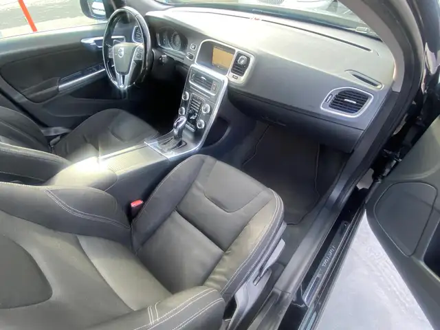 Volvo V60 view 11