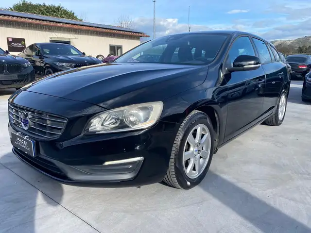 Volvo V60 view 2