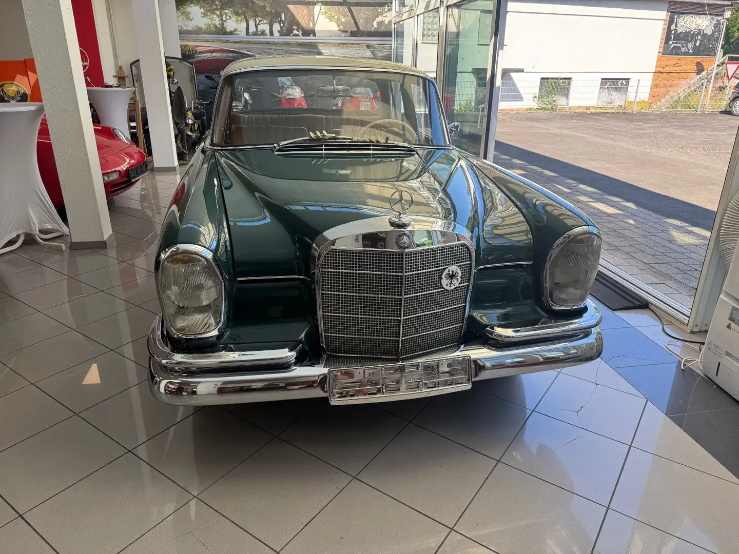 Mercedes-Benz 220 SE  Heckflosse Zelená - 1