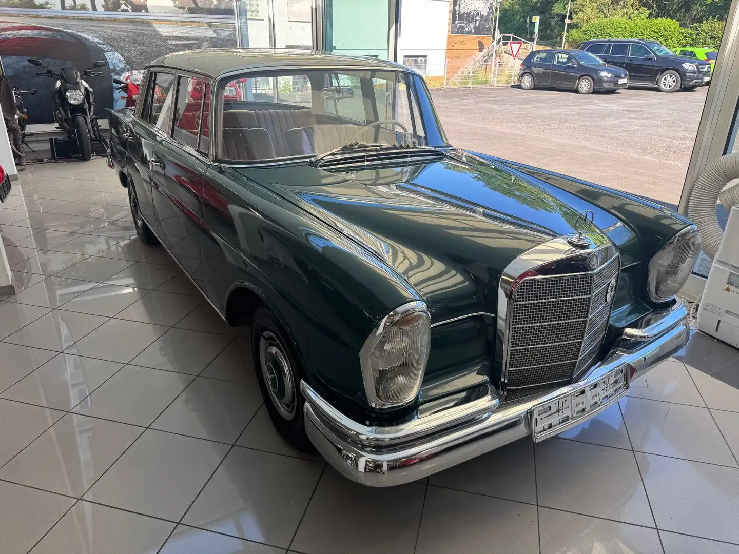 Mercedes-Benz 220 SE  Heckflosse Zelená - 2