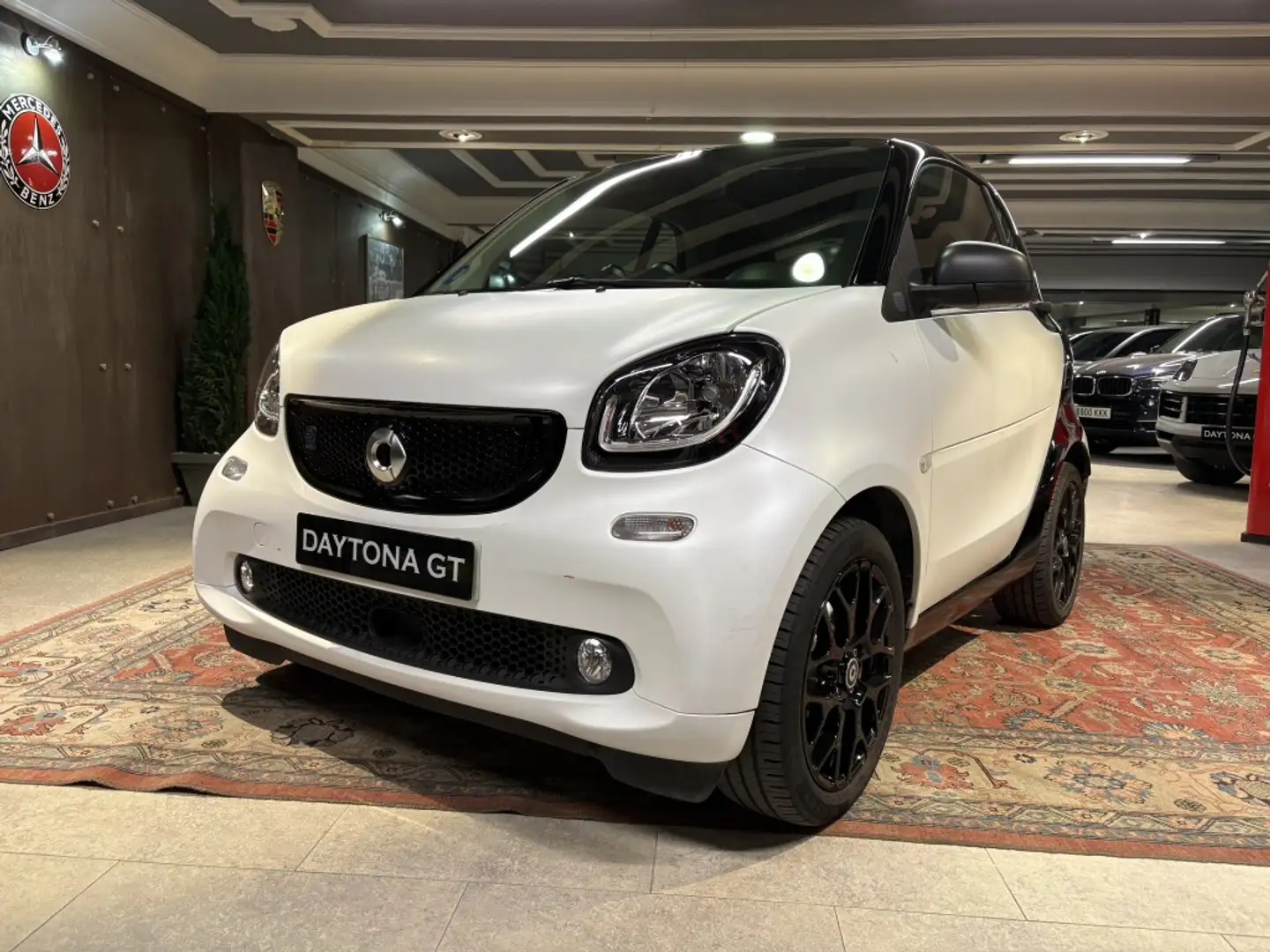 smart forTwo Coupé EQ Blanc - 1