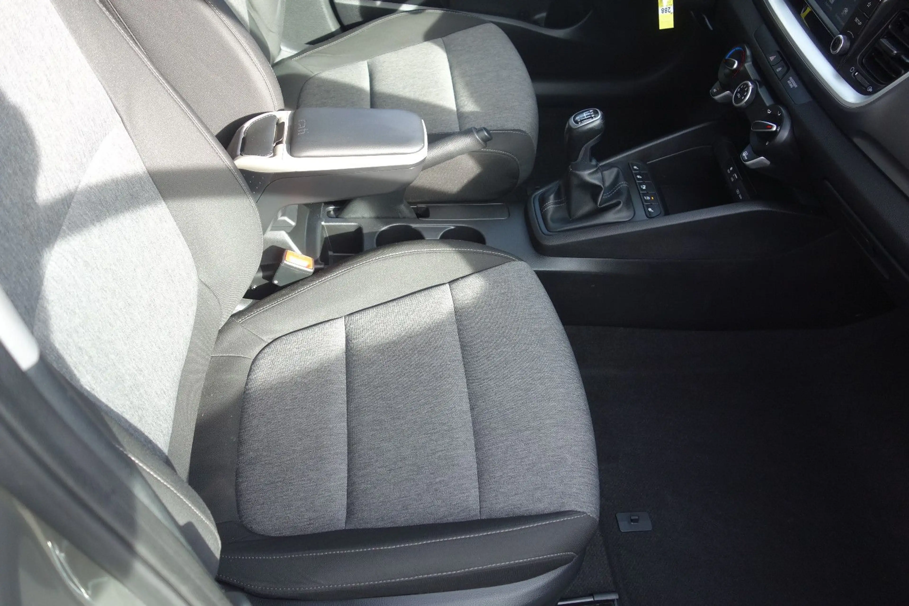 Kia Stonic Edition 7 — photo 15