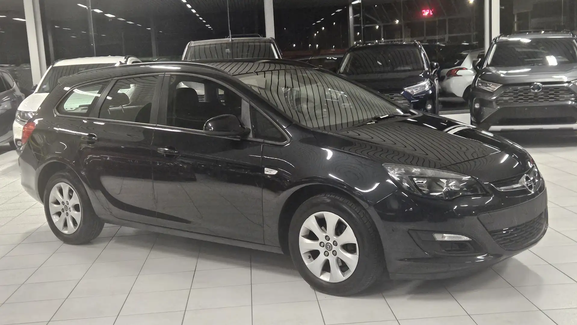 Opel Astra Cosmo Break 1.6 BENZINE 85Kw Euro 6D Année 2015 Negru - 1