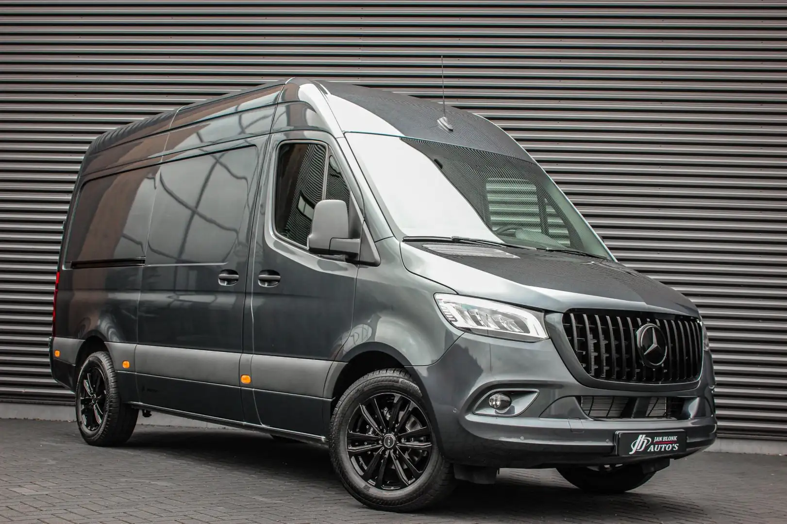 Mercedes-Benz Sprinter 317 CDI L2H2 RWD 170PK FULL BLACK JB-EDITION / 350 Grey - 2