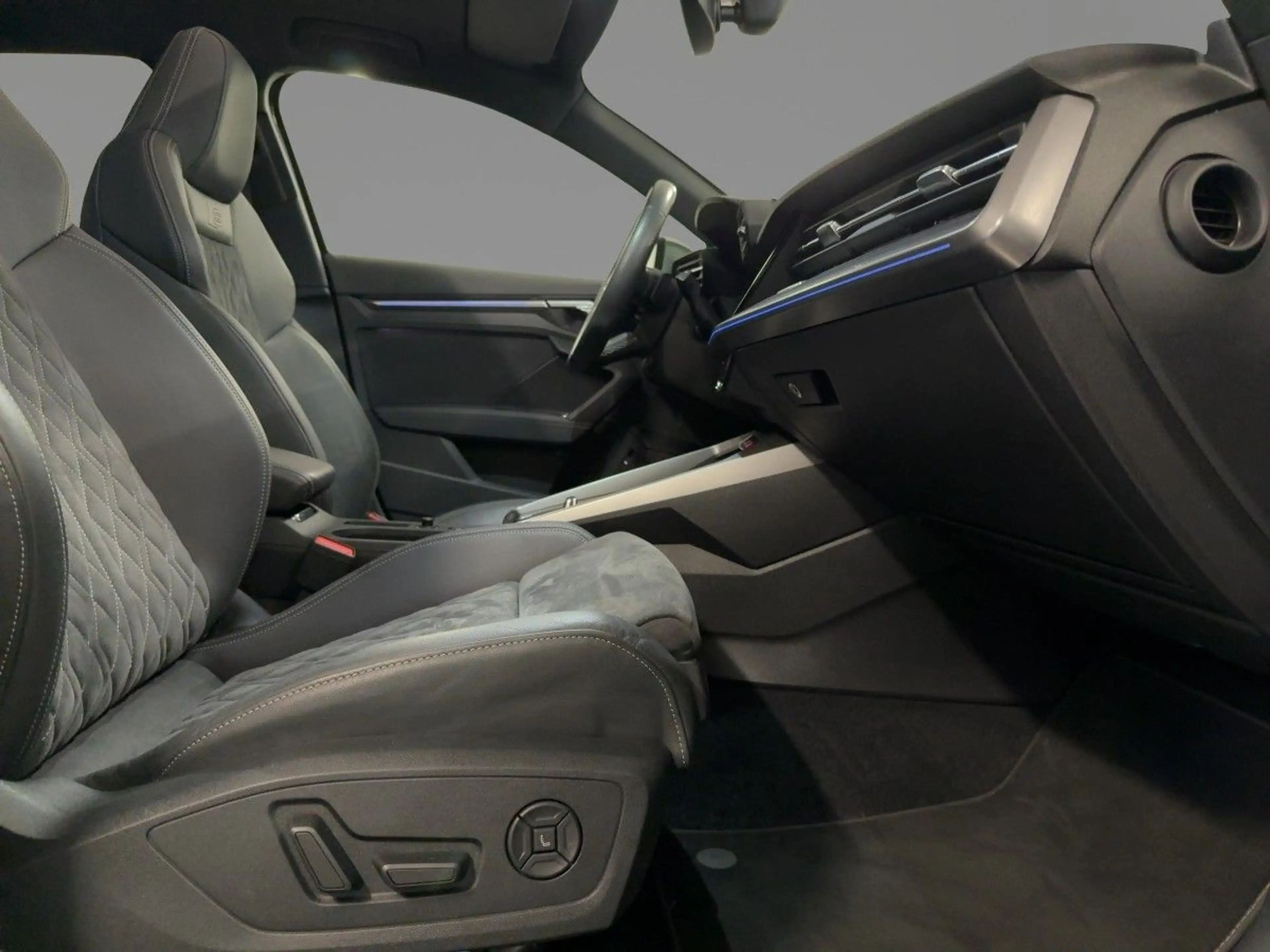 Audi S3 TFSI S tr. MATRIX NAVI RFK PANO — photo 10