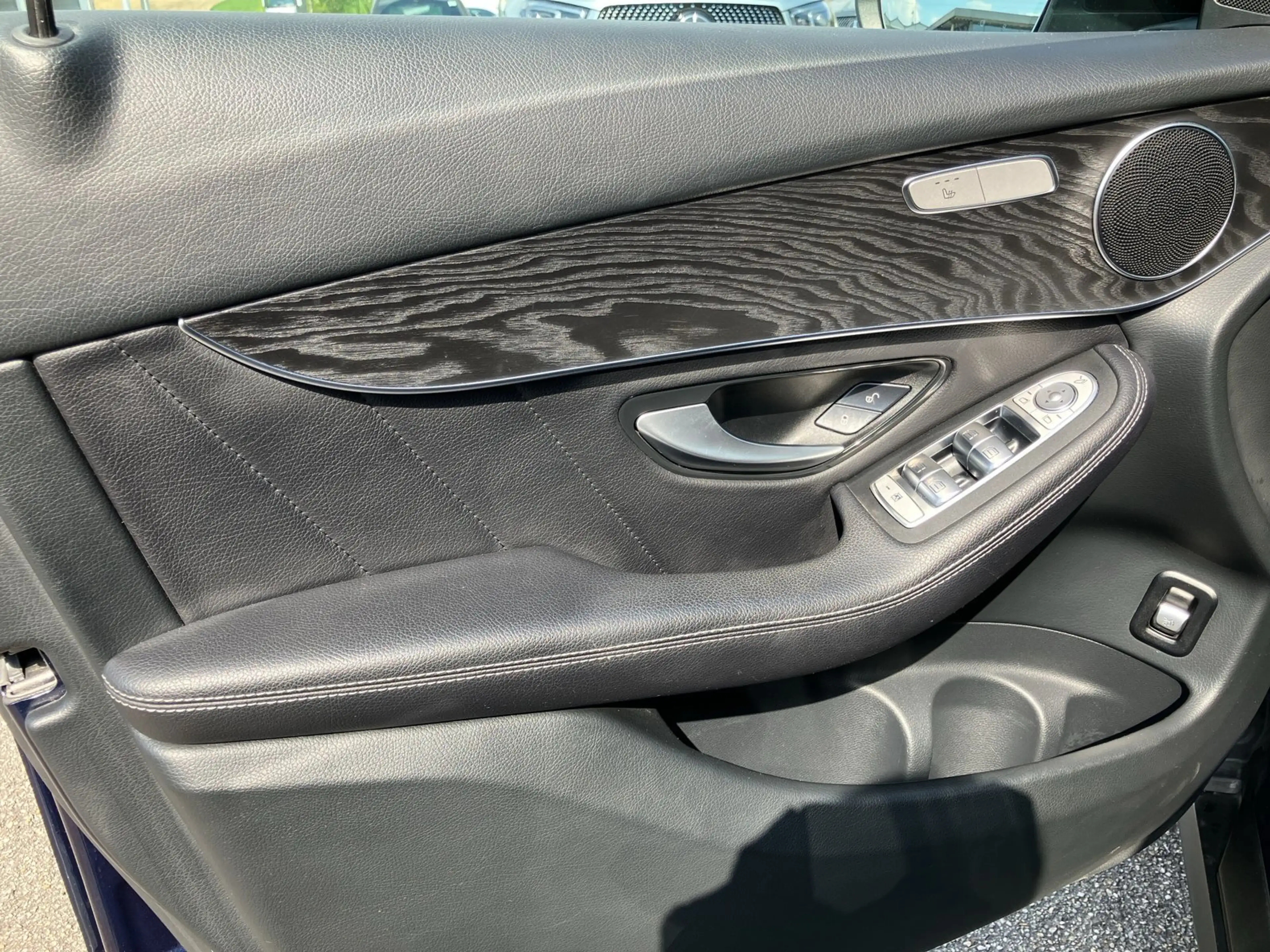 Mercedes-Benz GLC 300 de 4MATIC SHZ EASY-PACK — photo 11